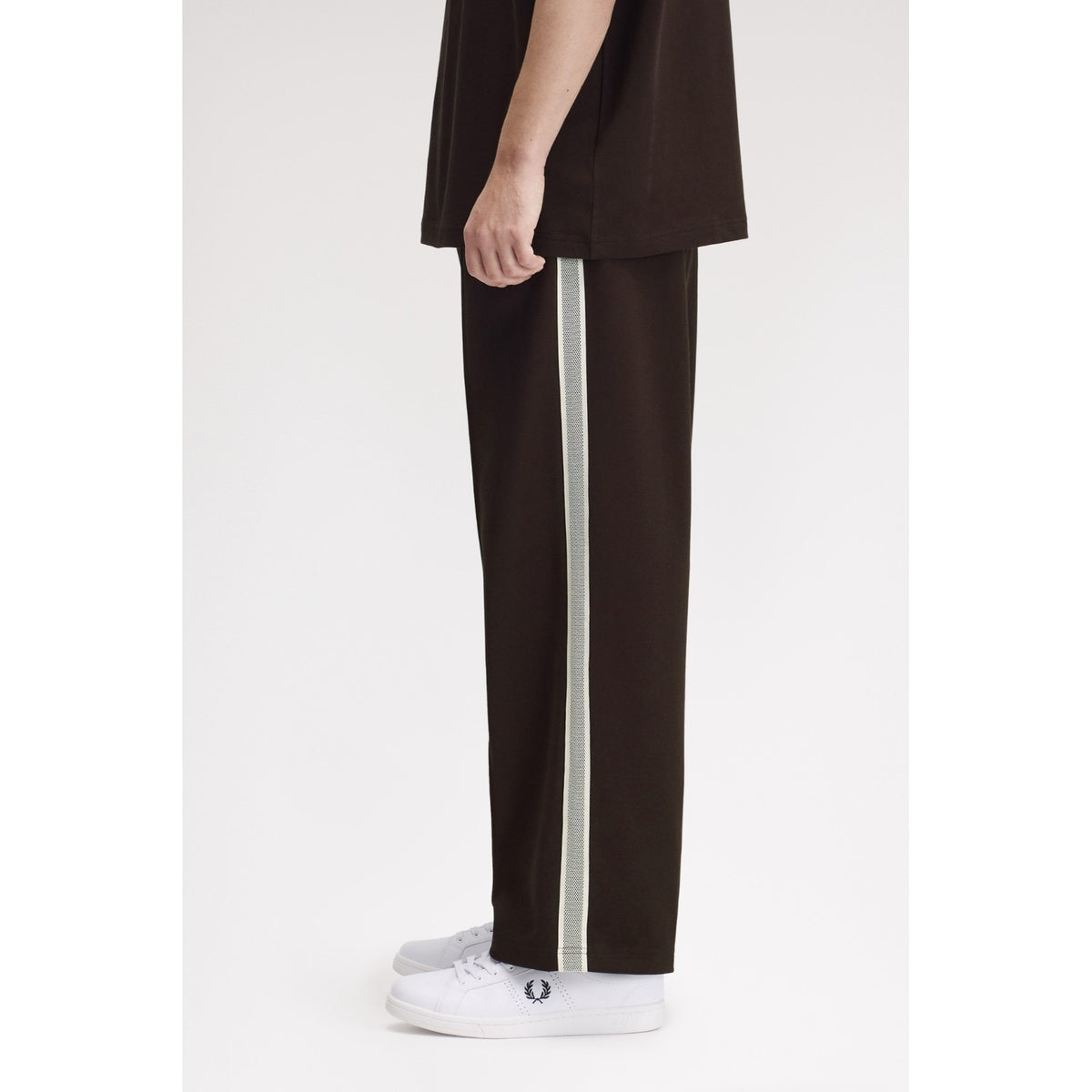 FP_TENNIS_NET_TAPE_TRACK_PANT_T3303_33C_Image_3