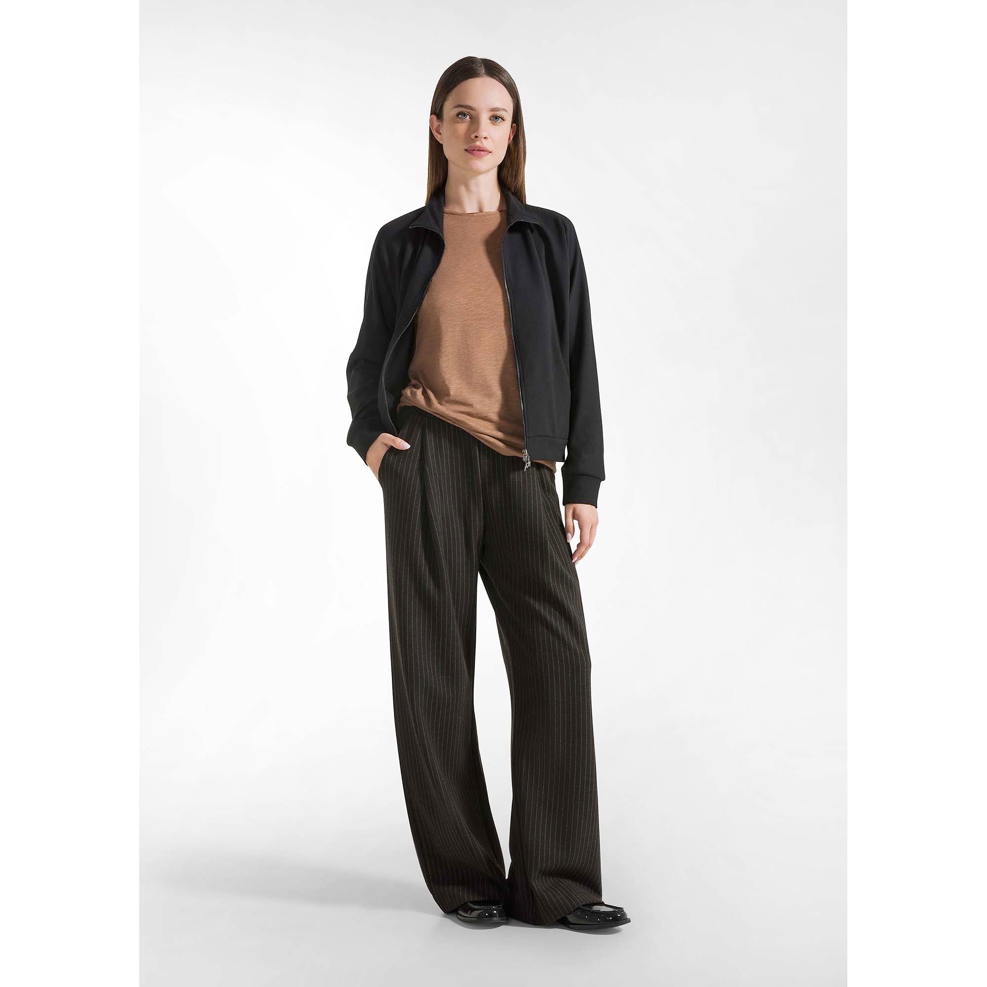 FULL_ZIP_LOGO_SWEATSHIRT_D12632_10009_Image_5