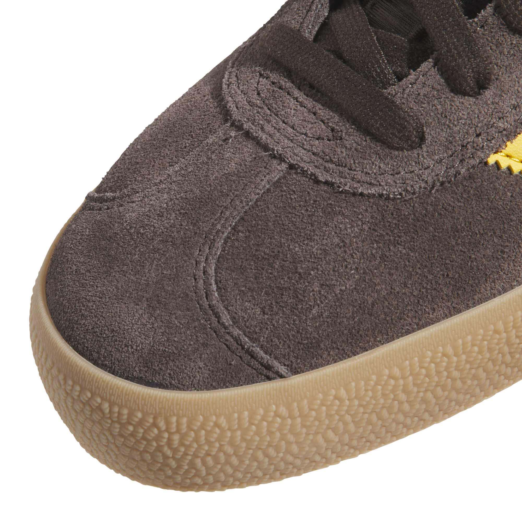 GAZELLE_ADV_JP5857_DBROWNPR_Image_6