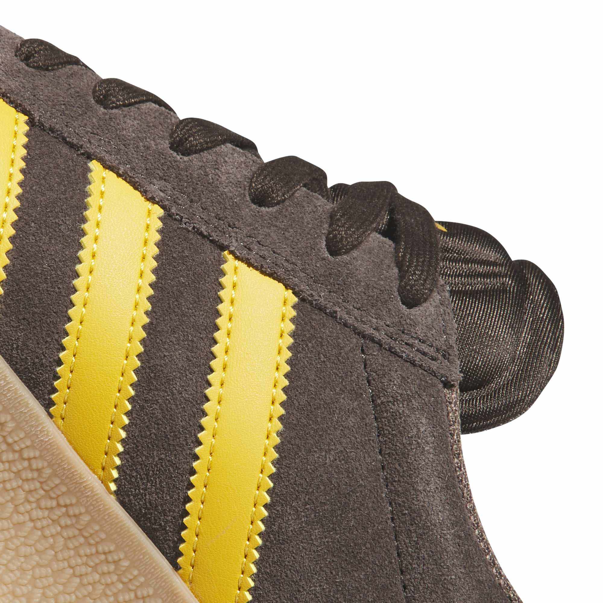 GAZELLE_ADV_JP5857_DBROWNPR_Image_7