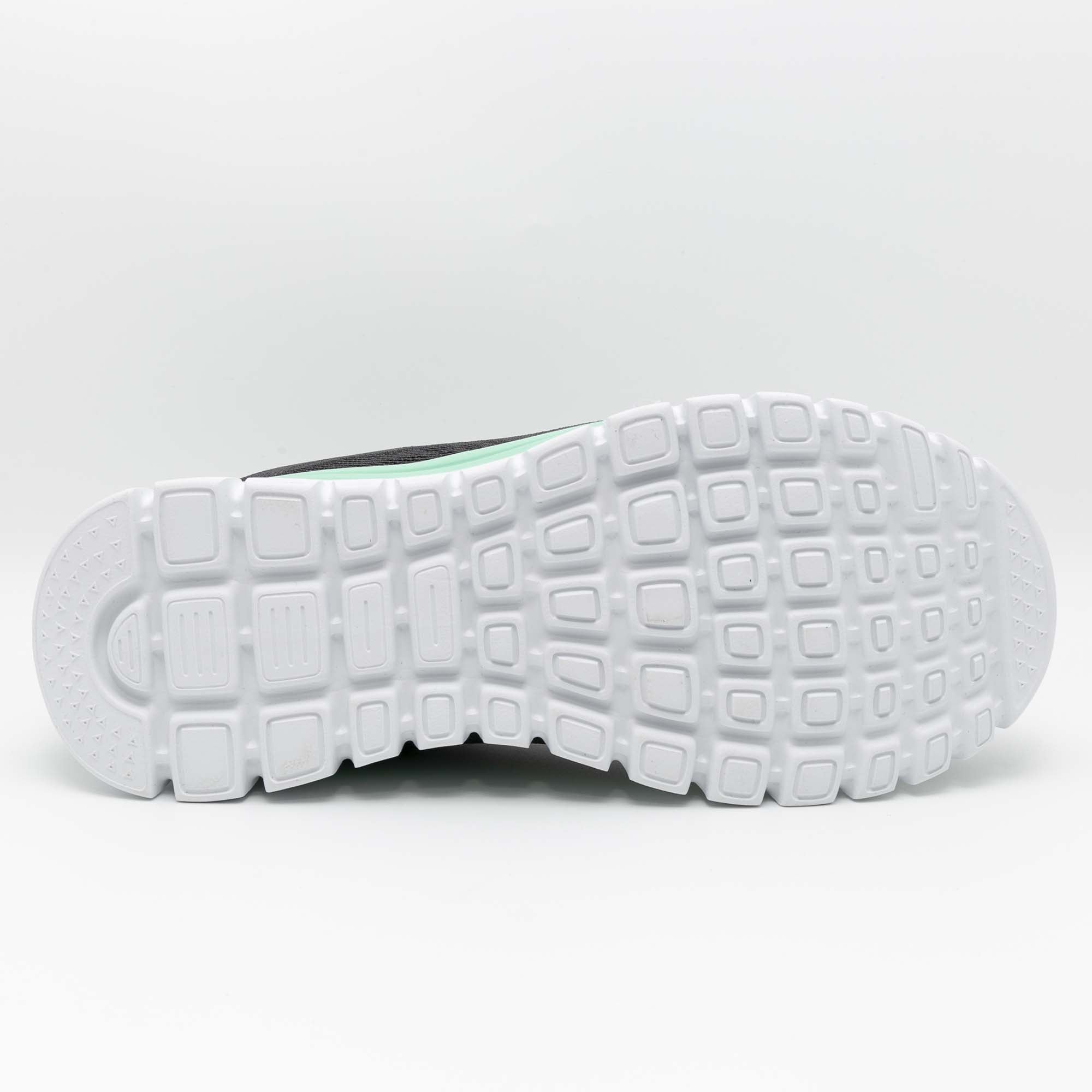 GRACEFUL-GET_CONNECTED_12615_CCGR_Image_5