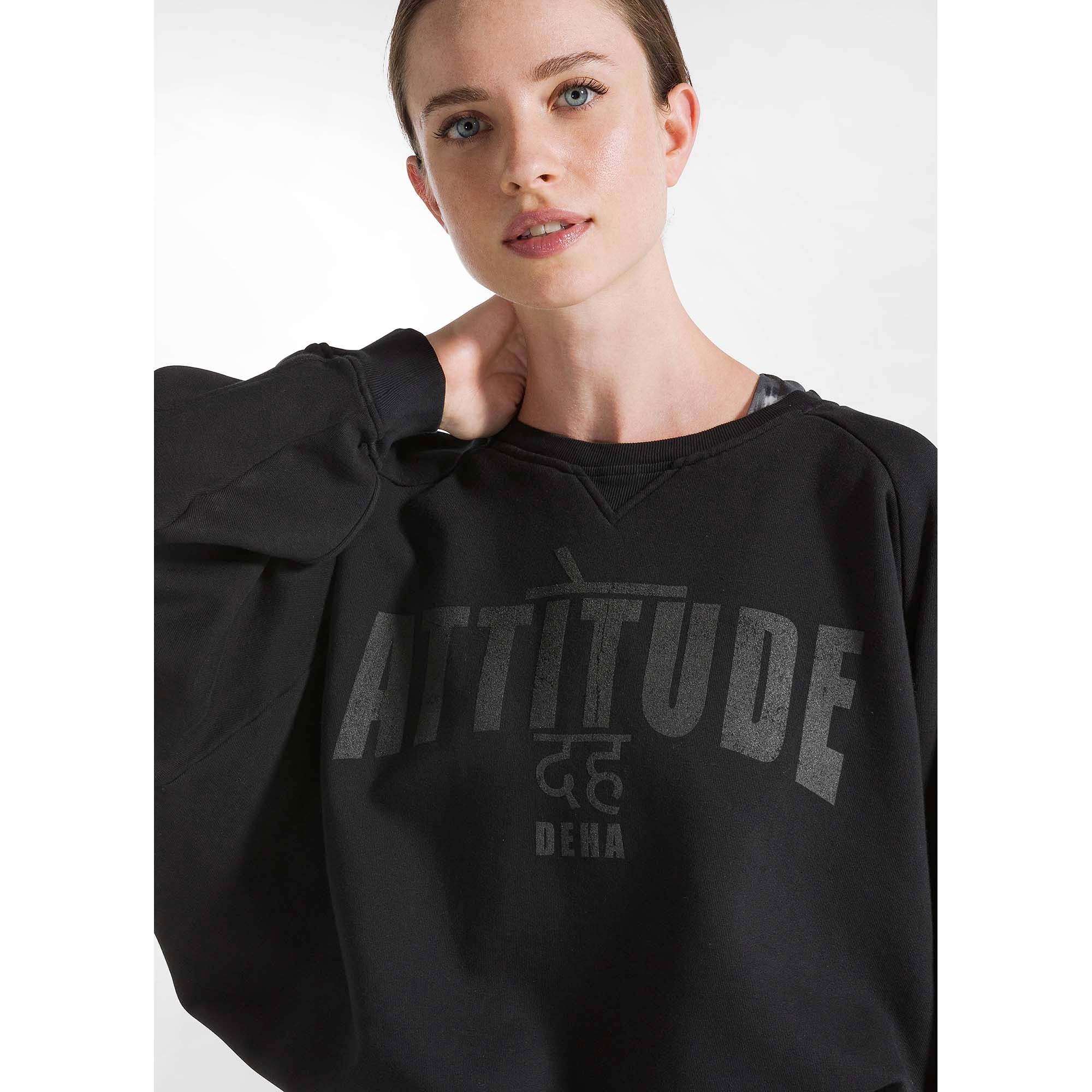 GRAPHIC_HEAVY_SWEATSHIRT_C12050_10009_Image_4