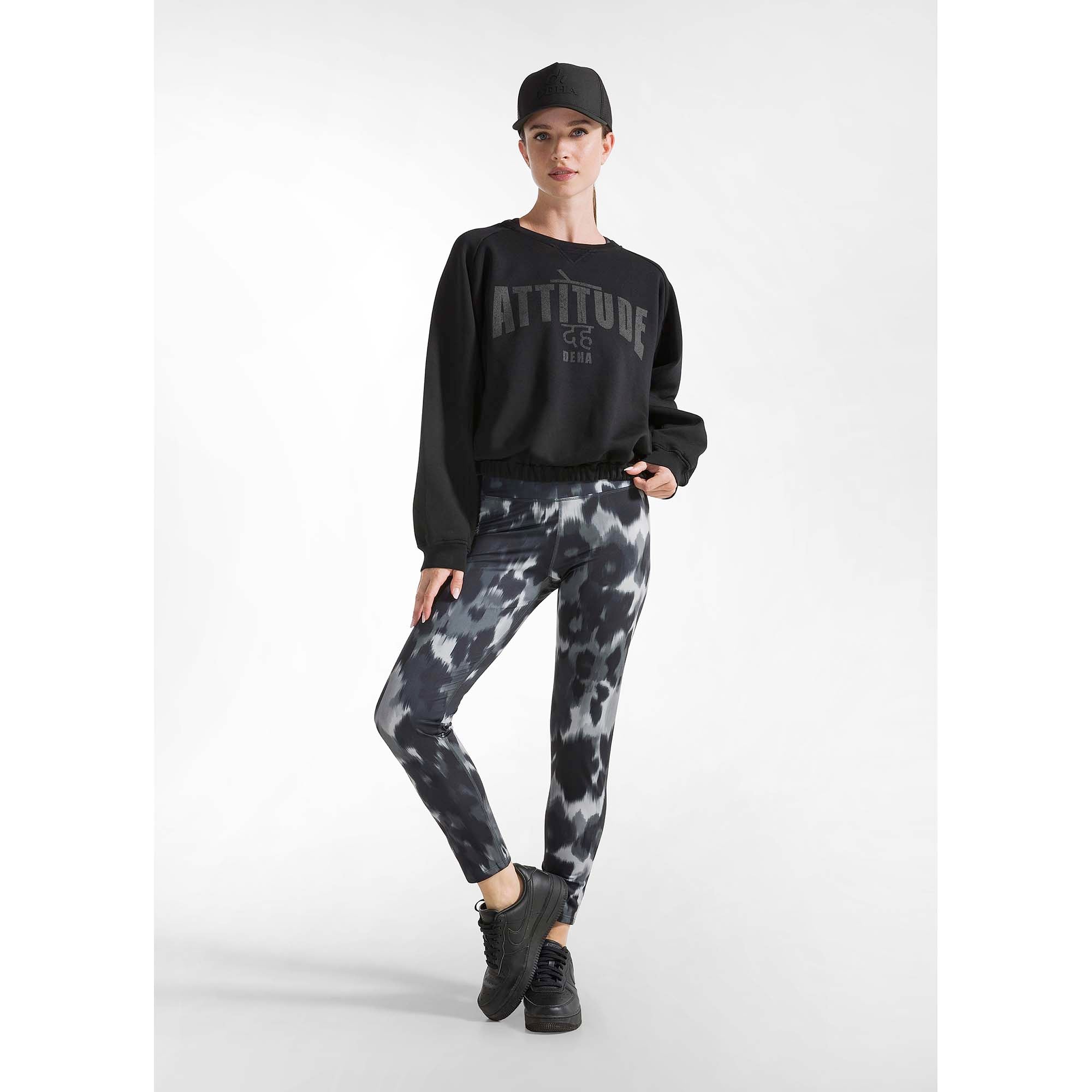 GRAPHIC_HEAVY_SWEATSHIRT_C12050_10009_Image_5