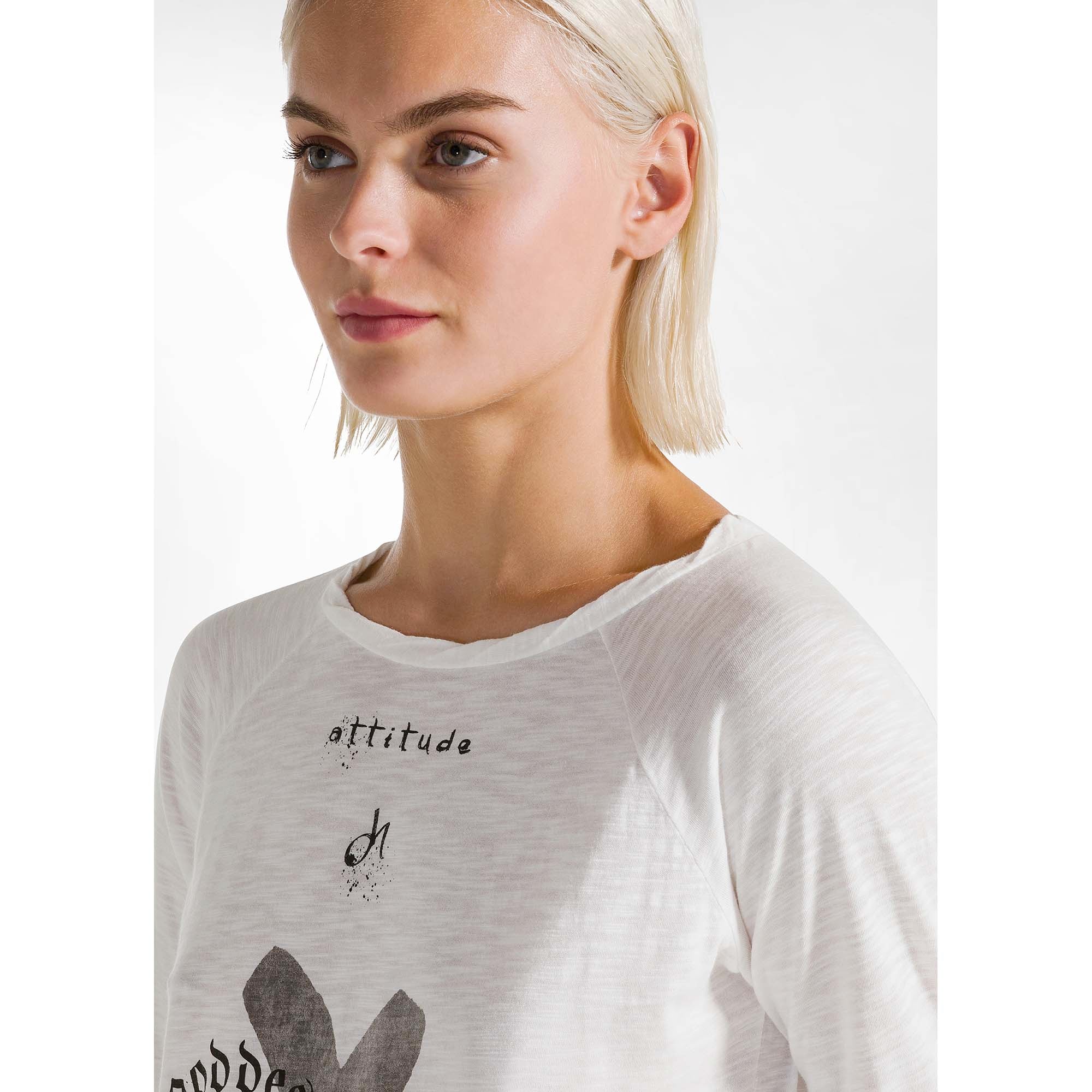 GRAPHIC_LONG_SLEEVE_A00592_18001_Image_4
