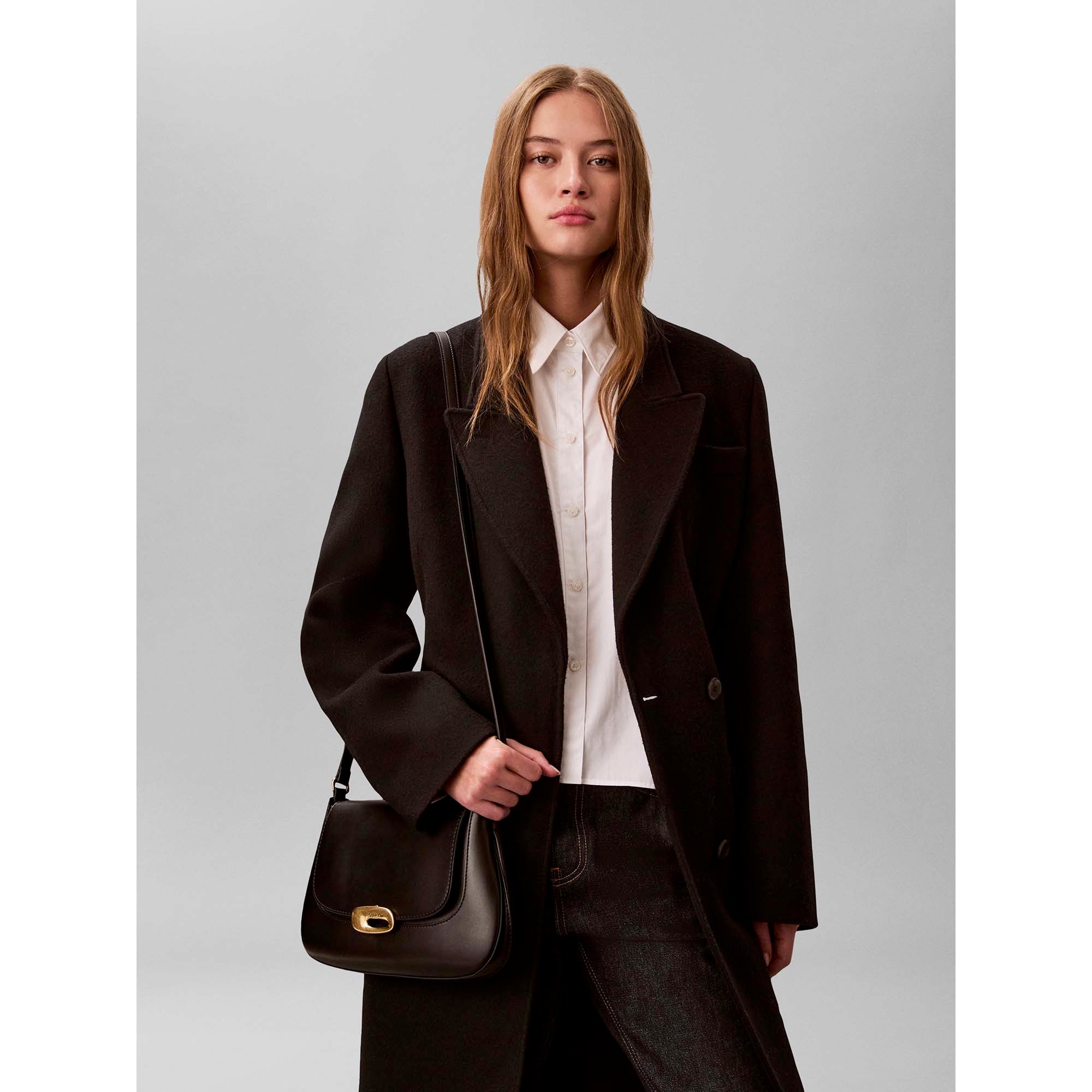 HARDWARE_FLAP_MEDIUM_CROSSBODY_LV04F3401G_2XL_Image_5