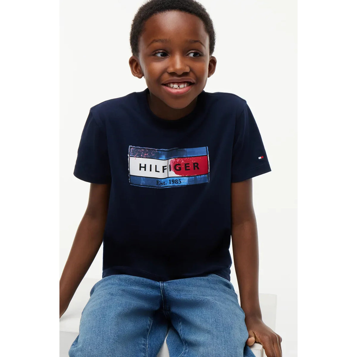 HILFIGER_FLAG_GRAPHIC_TEE_KB0KB10769T_C1G_Image_4