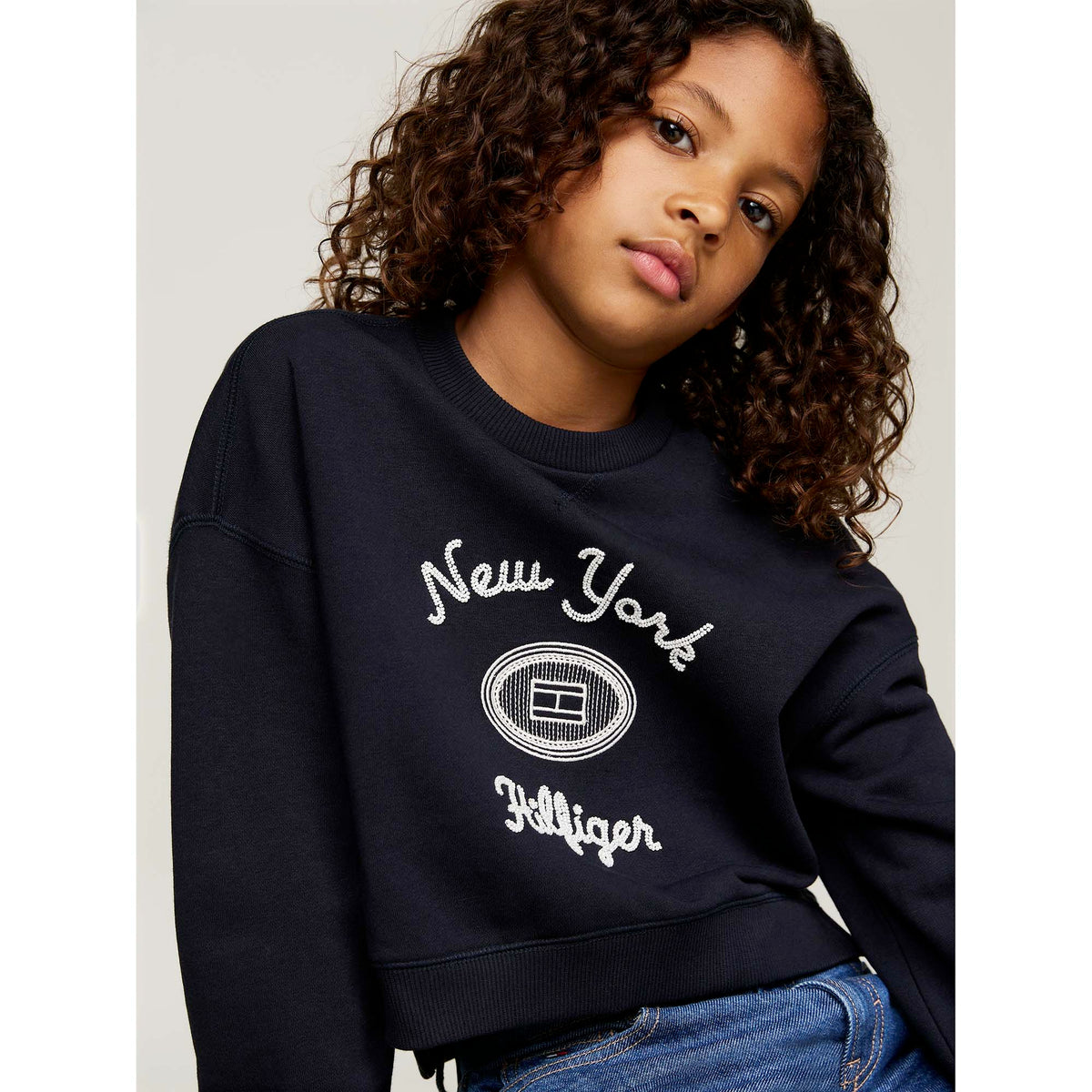 HILFIGER_NY_EMBROIDERED_CREWNE_THKG0KG08038T_DW5_Image_4