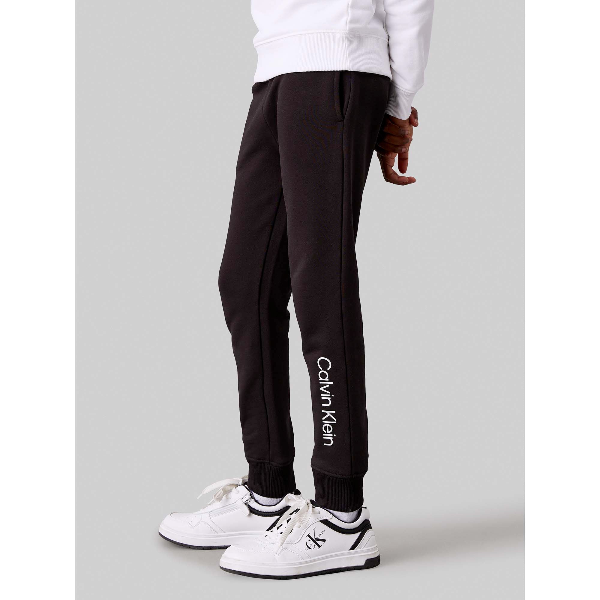 INSTLOGO_REGULAR_JOGGER_CKIU0IU00681T_BEH_Image_3