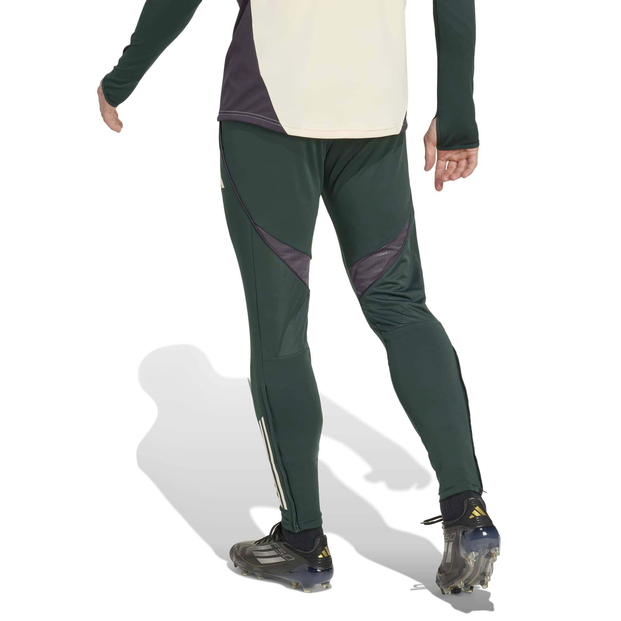 JUVE_EU_TR_PNT_JN7470_SHAGRN_Image_3