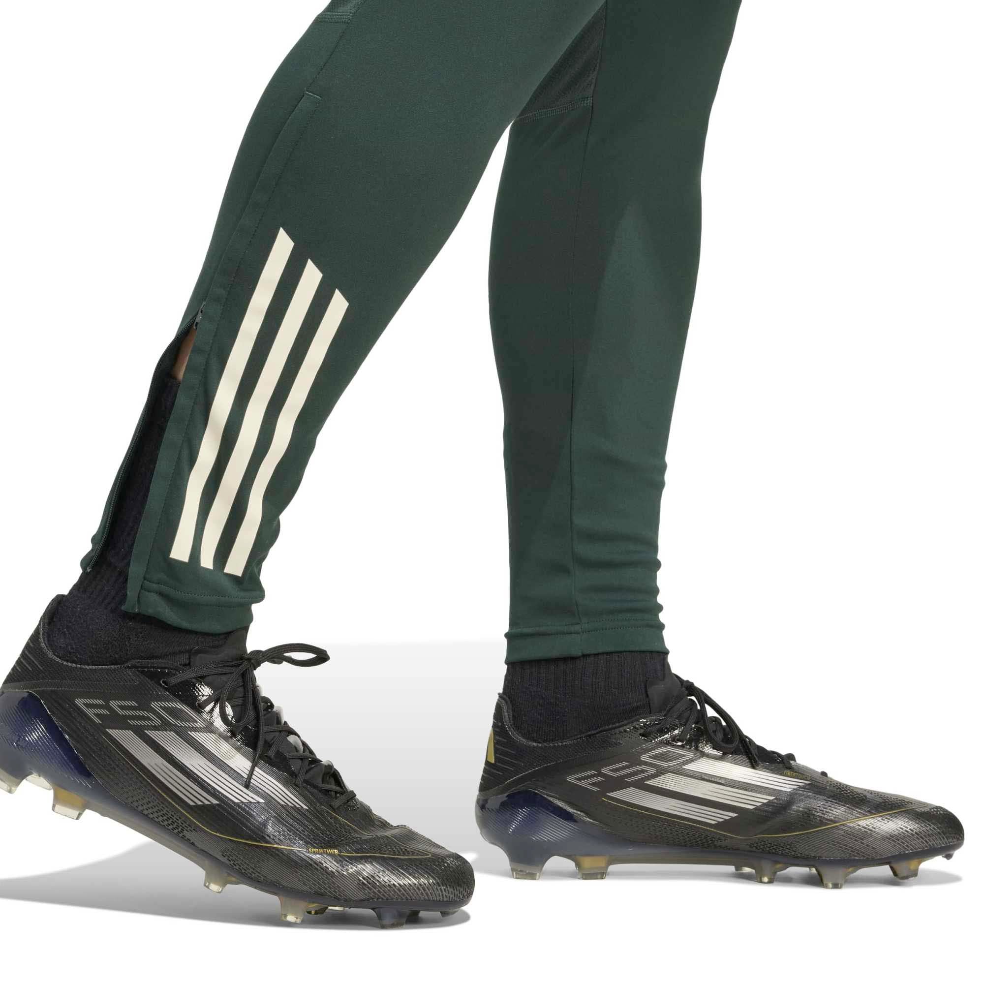 JUVE_EU_TR_PNT_JN7470_SHAGRN_Image_4