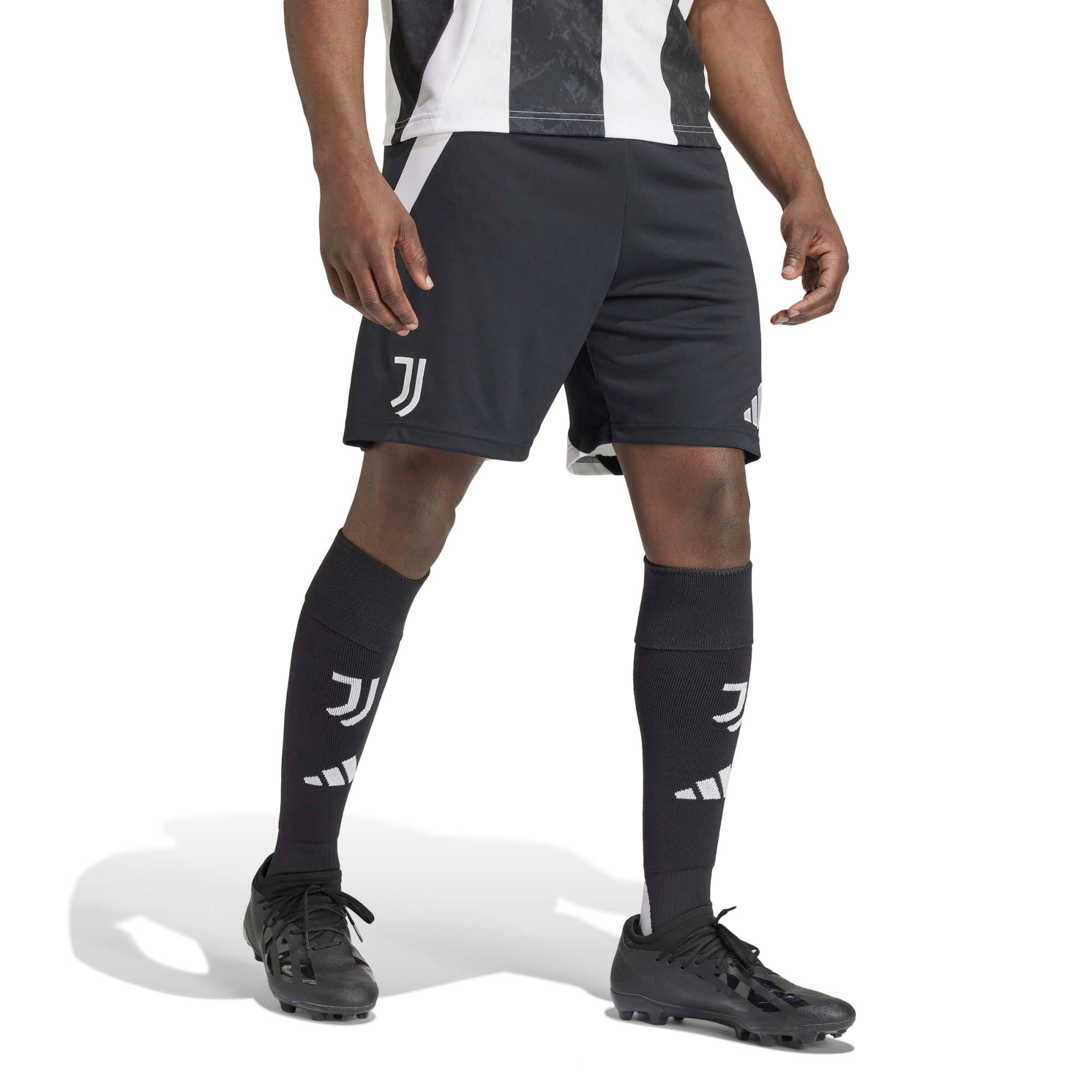 JUVE_H_SHO_IS8003_BLACKWH_Image_2