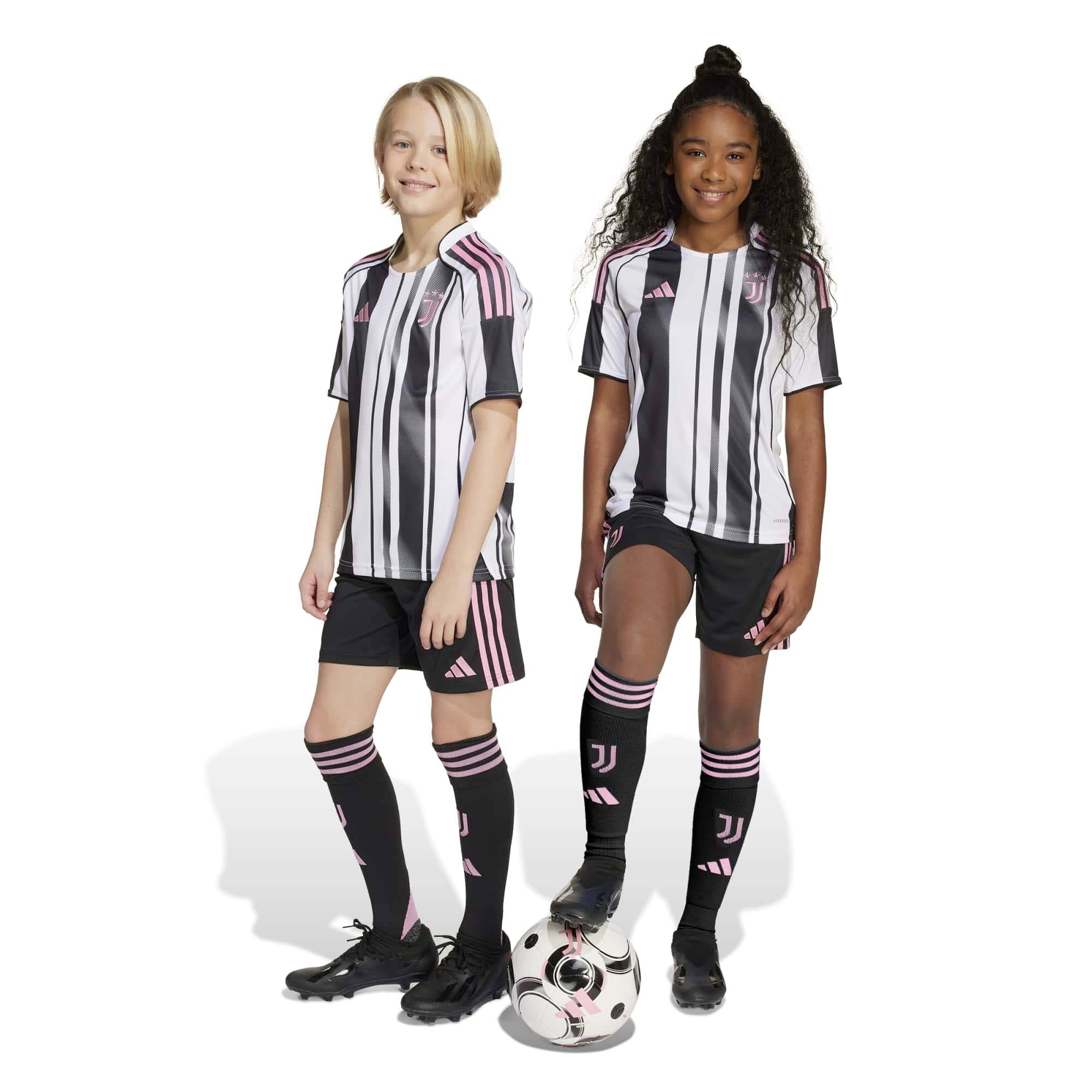 JUVE_H_SHO_Y_JN5221_BLACK_Image_2