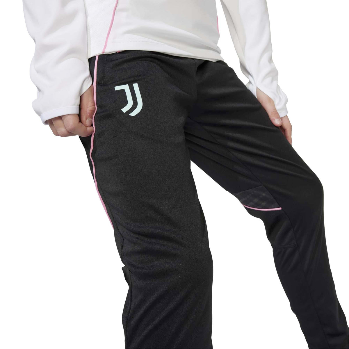 JUVE_TR_PNT_Y_JN7448_BLACK_Image_4
