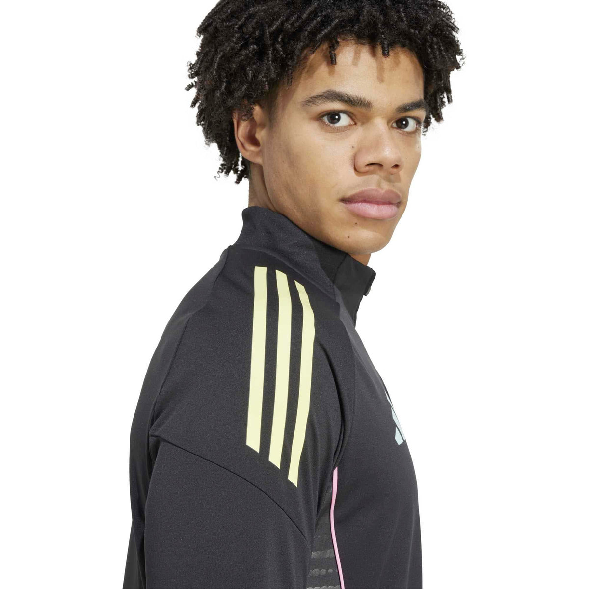 JUVE_TR_TOP_JN7453_BLACK_Image_4