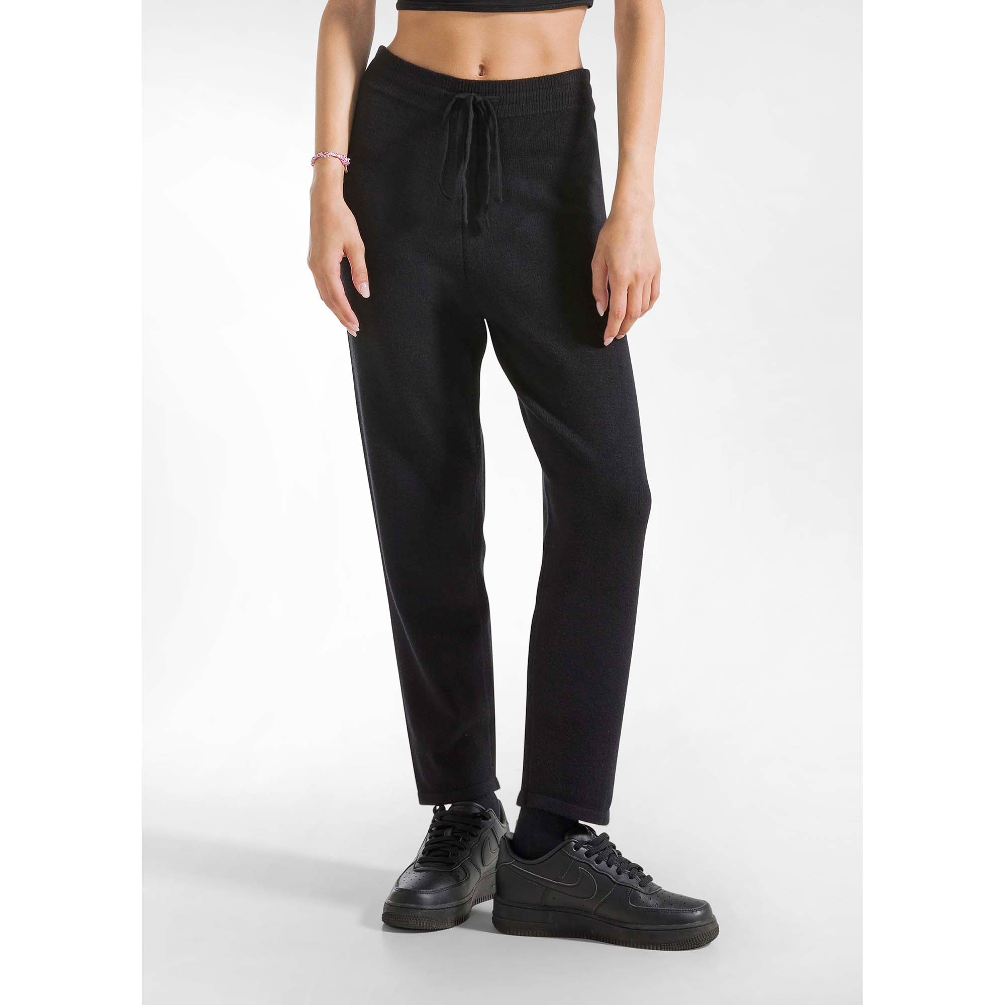 KNITTED_CARROT_PANTS_A00725_10009_Image_3