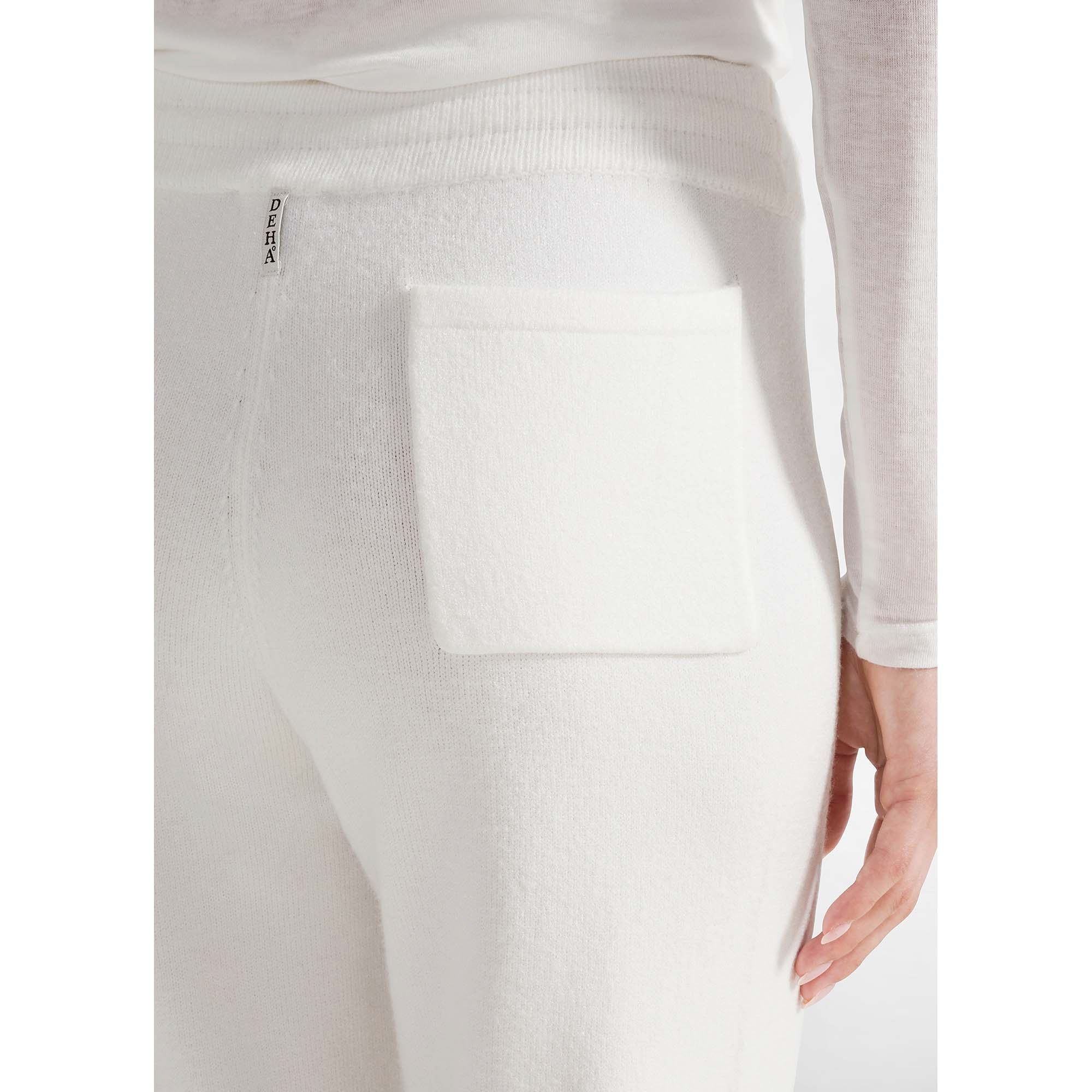 KNITTED_CARROT_PANTS_A00725_18001_Image_5