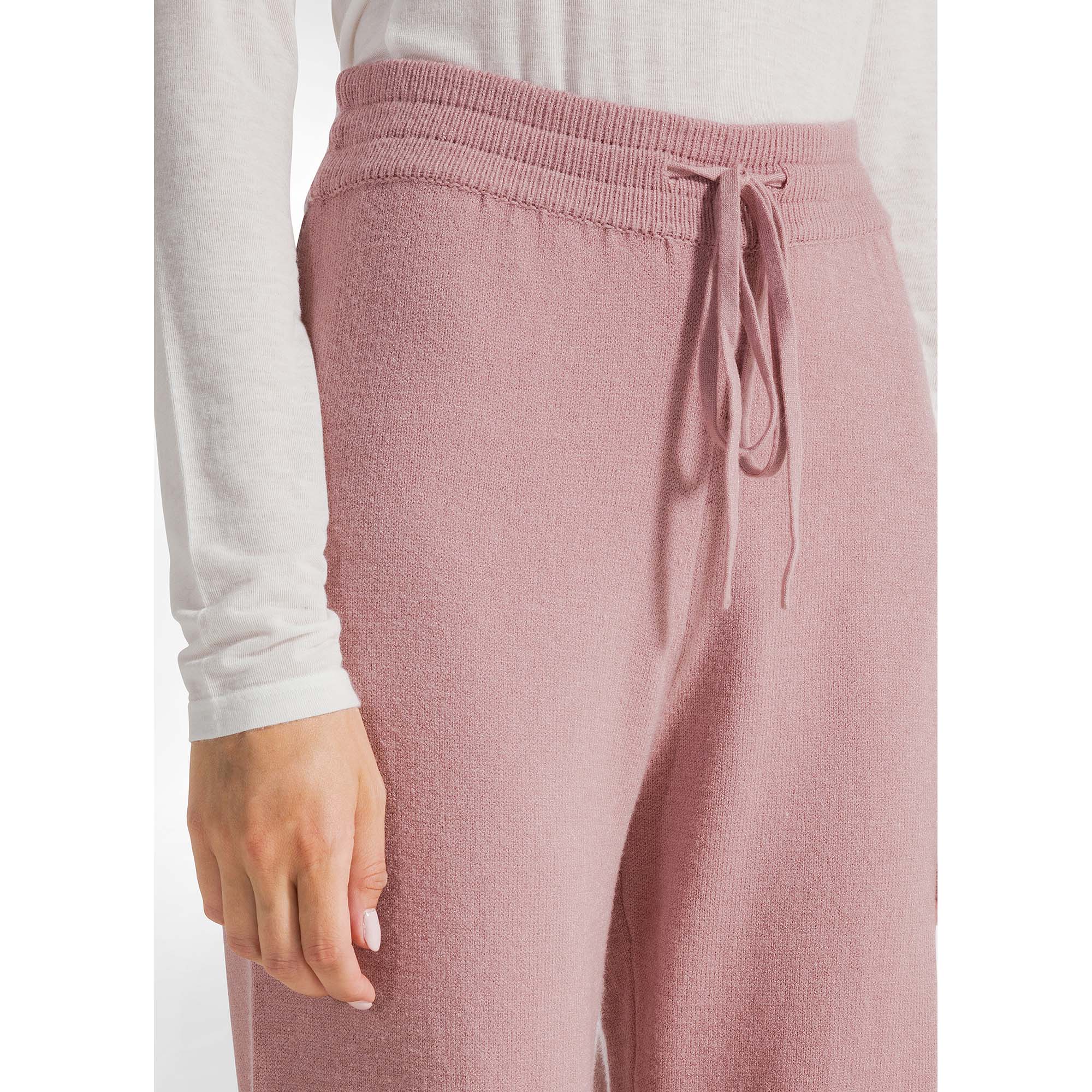 KNITTED_CARROT_PANTS_A00725_26310_Image_5