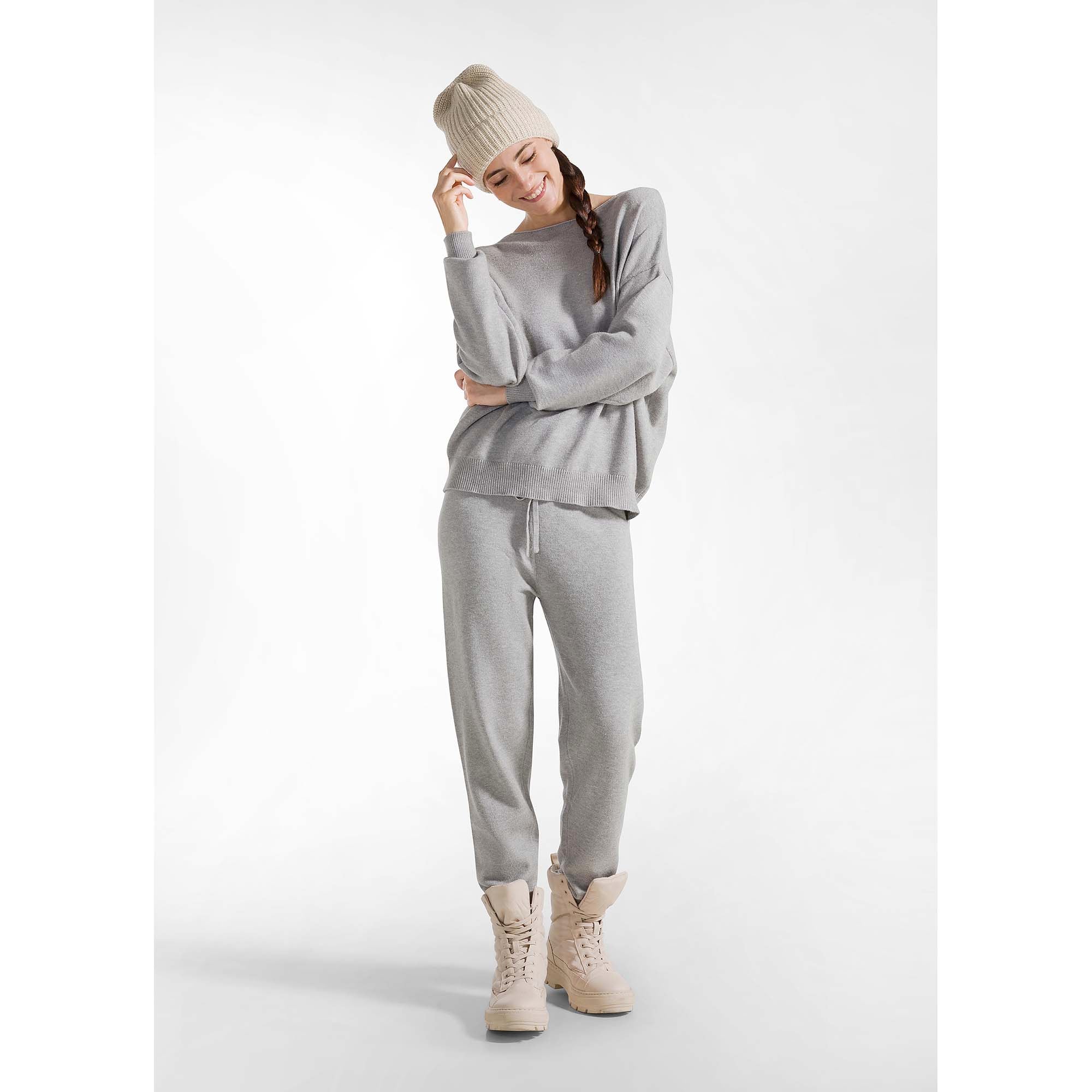 KNITTED_CARROT_PANTS_A00725_43800_Image_2