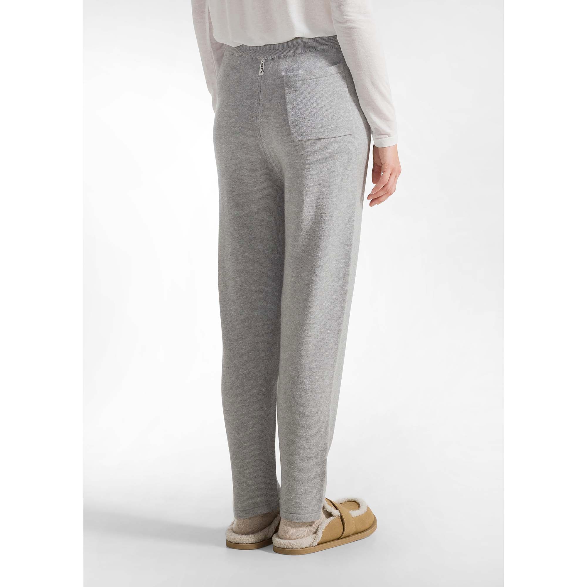 KNITTED_CARROT_PANTS_A00725_43800_Image_4