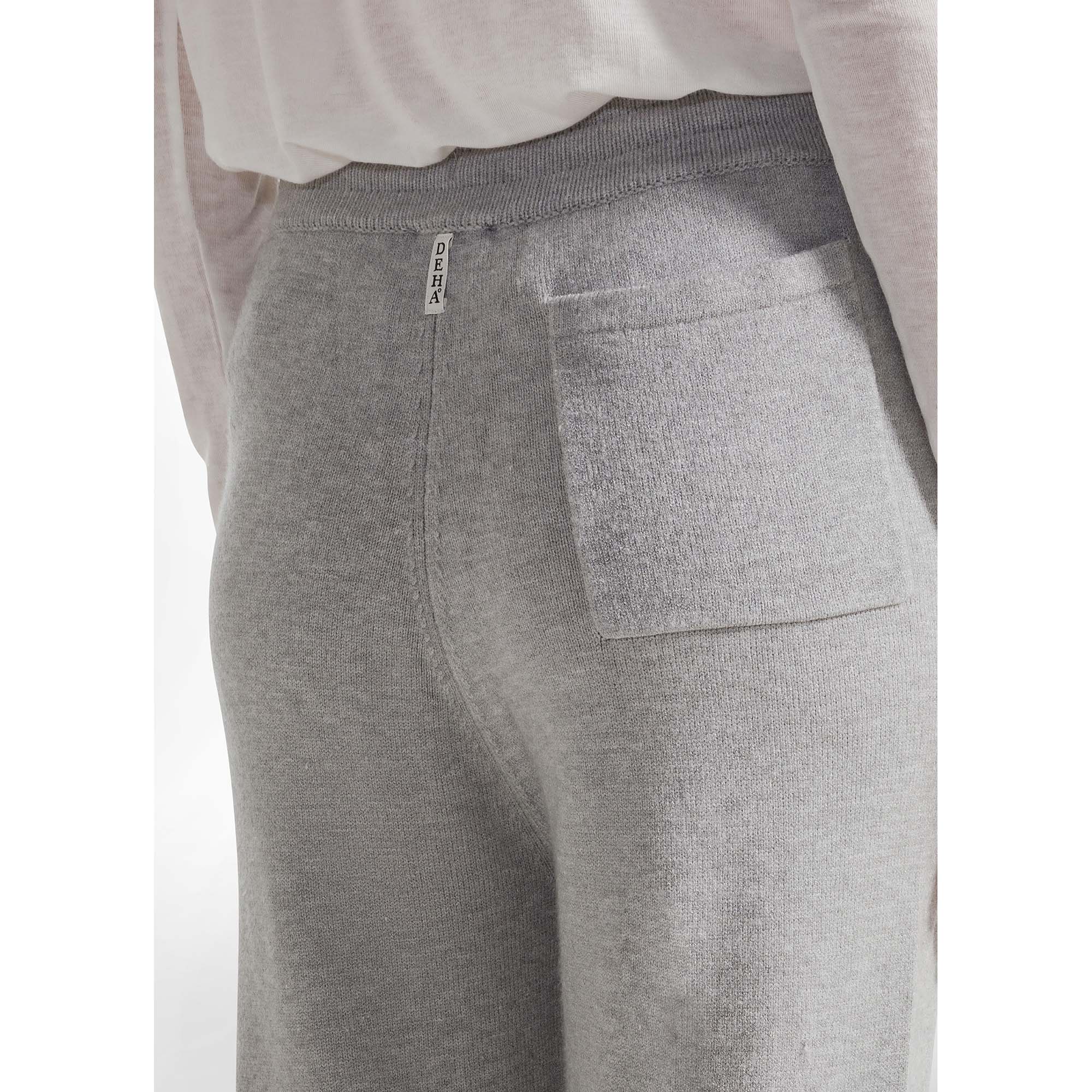 KNITTED_CARROT_PANTS_A00725_43800_Image_5