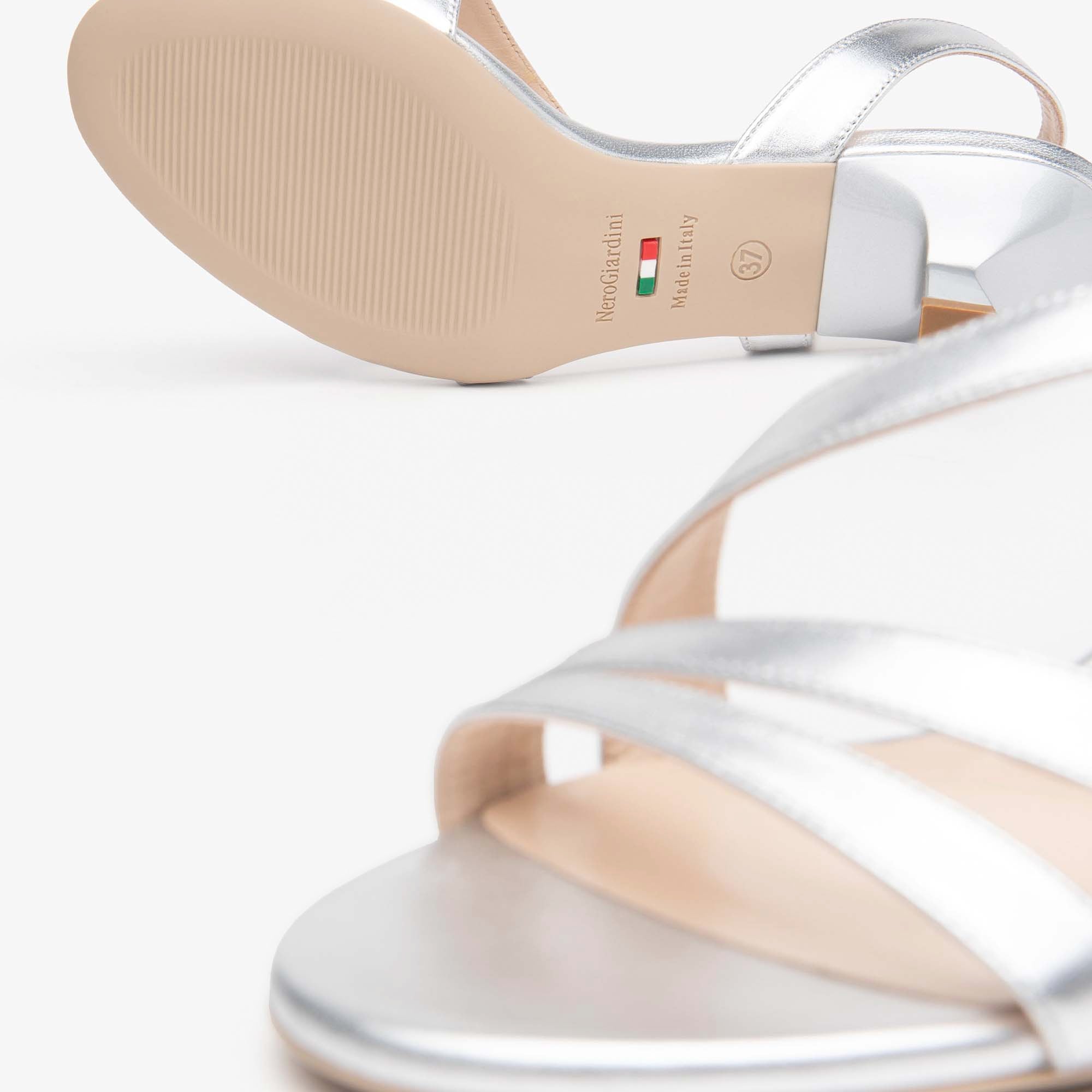 LAMINATO_TPU_MALVA_ALIMA_NATU_E513222DE_700_Image_5