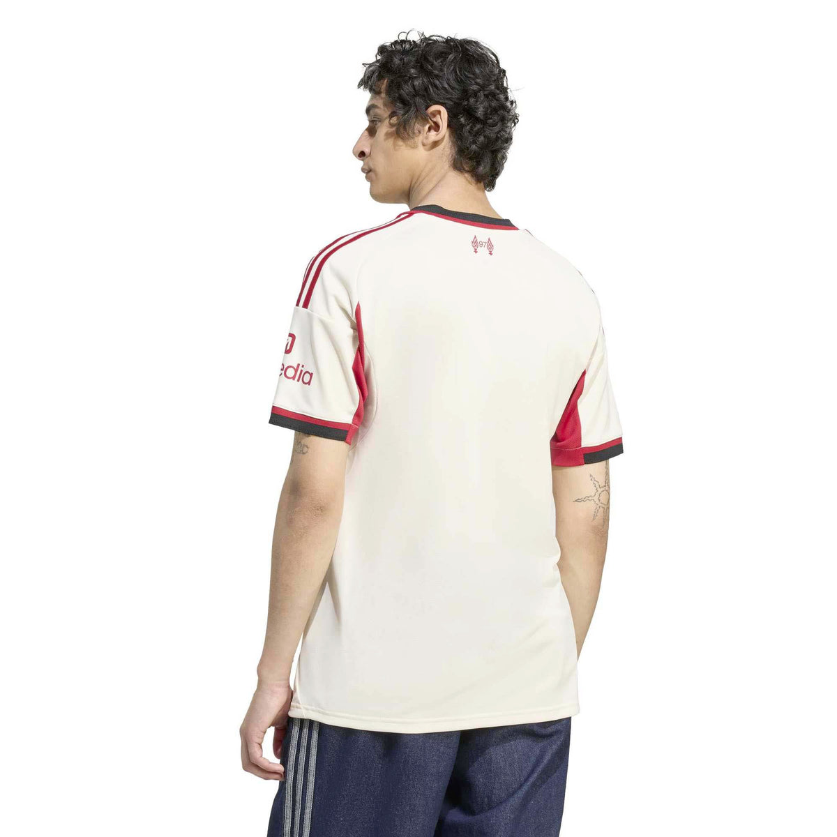 LFC_A_JSY_JV6487_WONWHI_Image_3