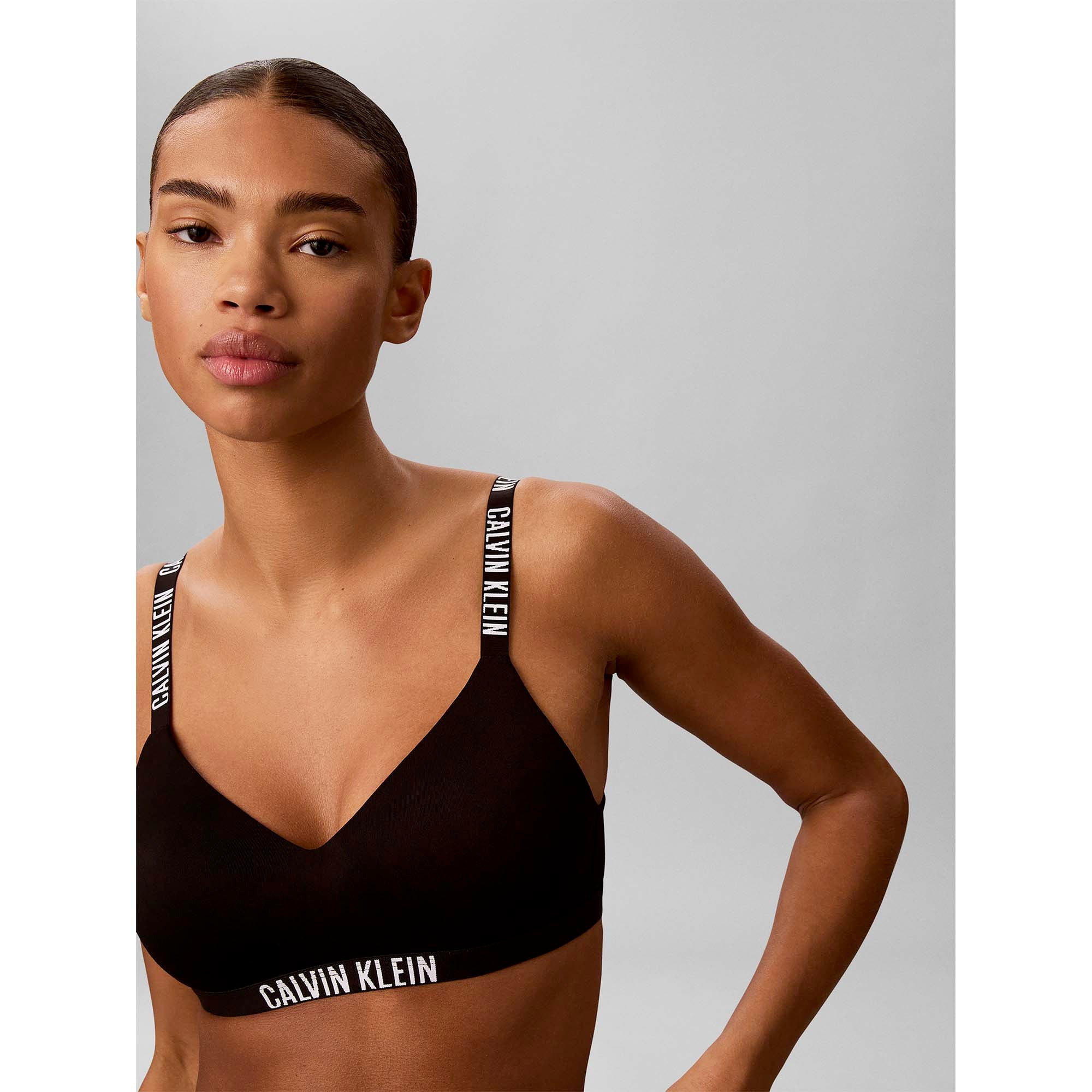 LGHTLY_LINED_BRALETTE_LV00QF8754_UB1_Image_5