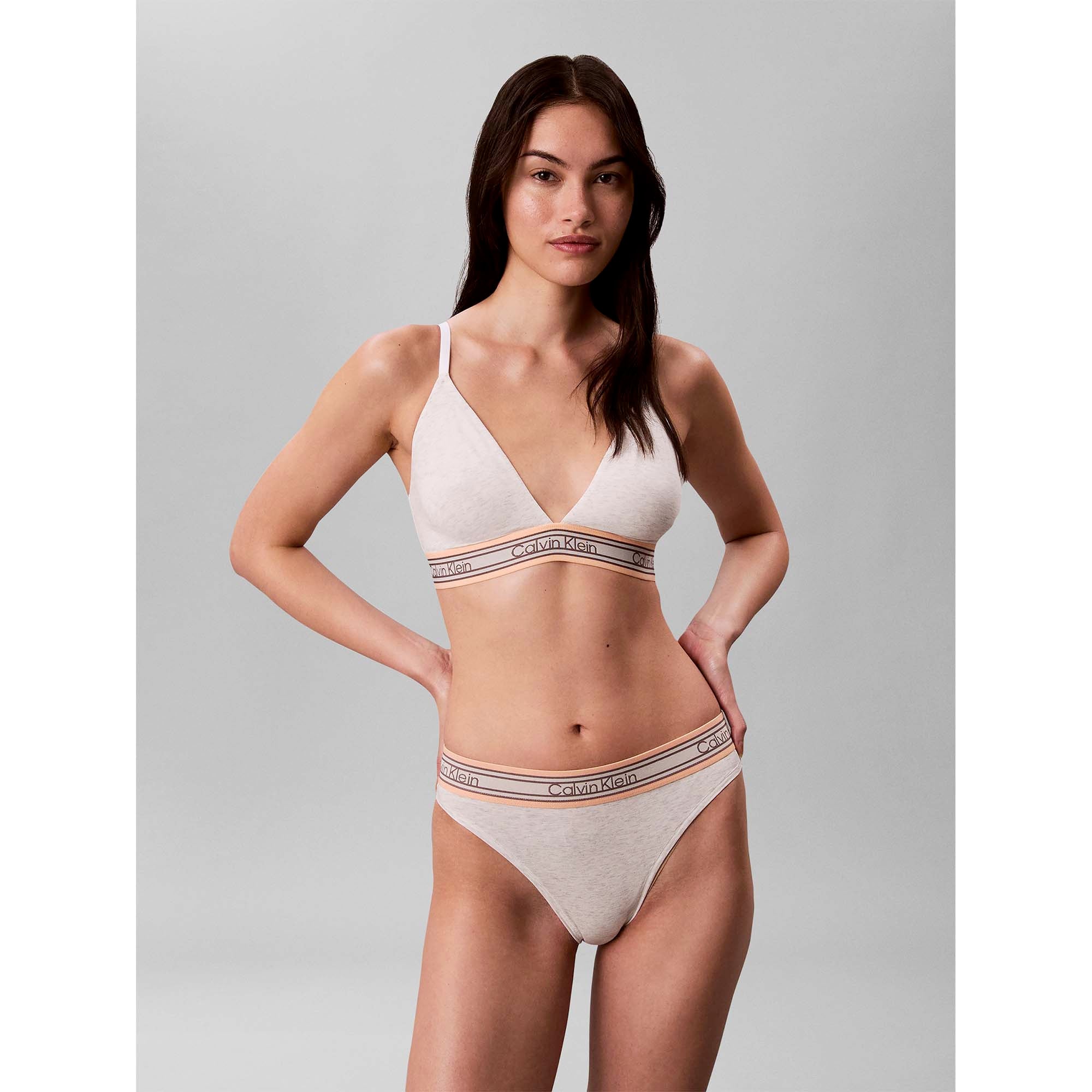 LIGHTLY_LINED_TRIANGLE_LV00QF8693_P74_Image_2