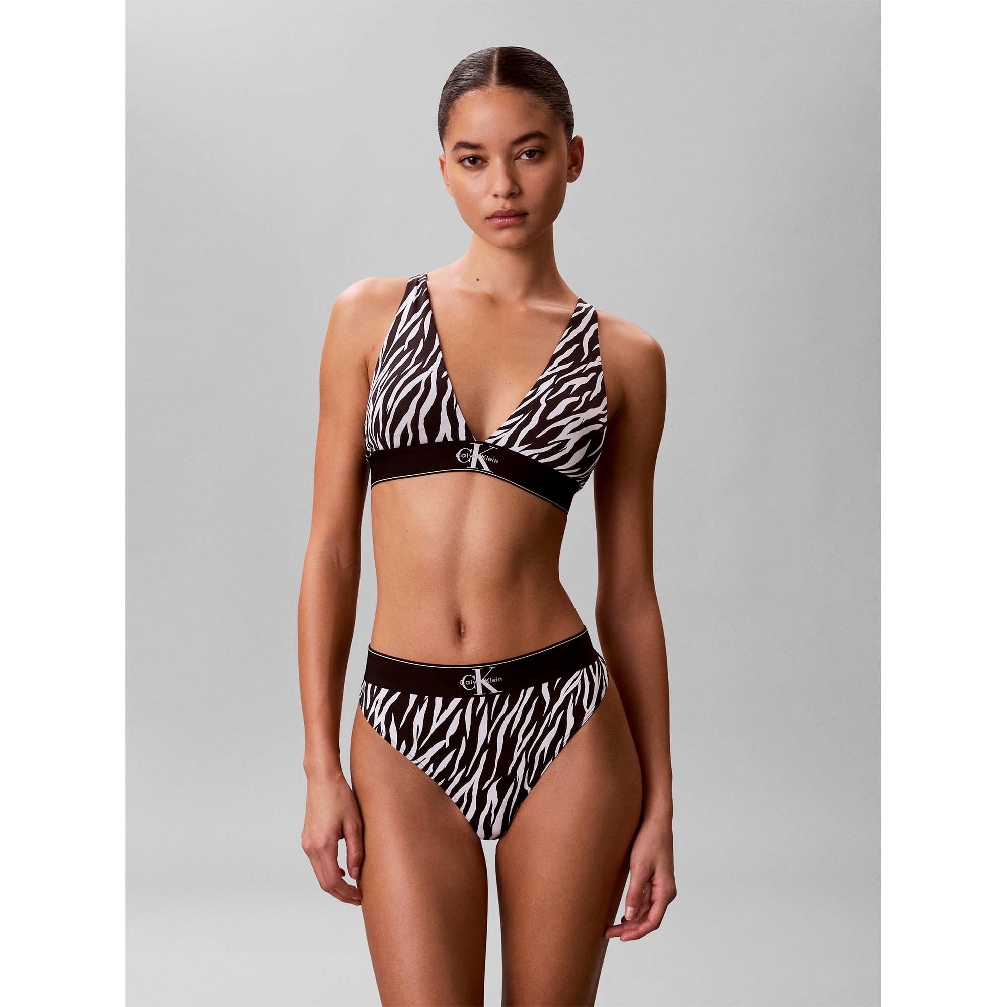 LIGHTLY_LINED_TRIANGLE_LV00QF8703_Y3D_Image_2