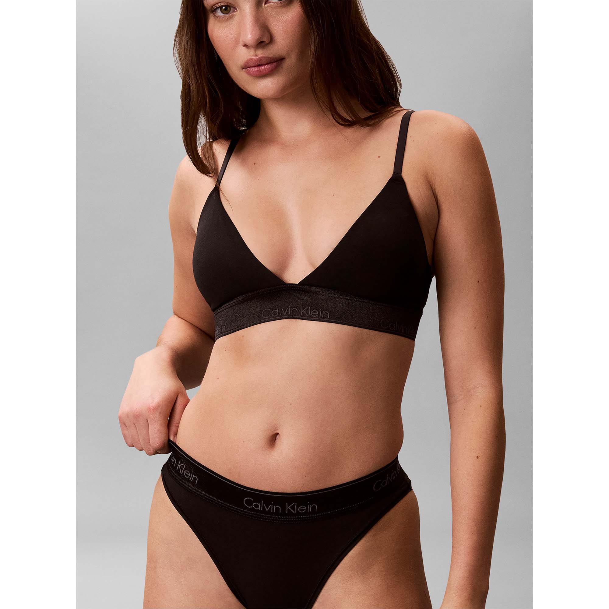 LIGHTLY_LINED_TRIANGLE_LV00QF8825_UB1_Image_2