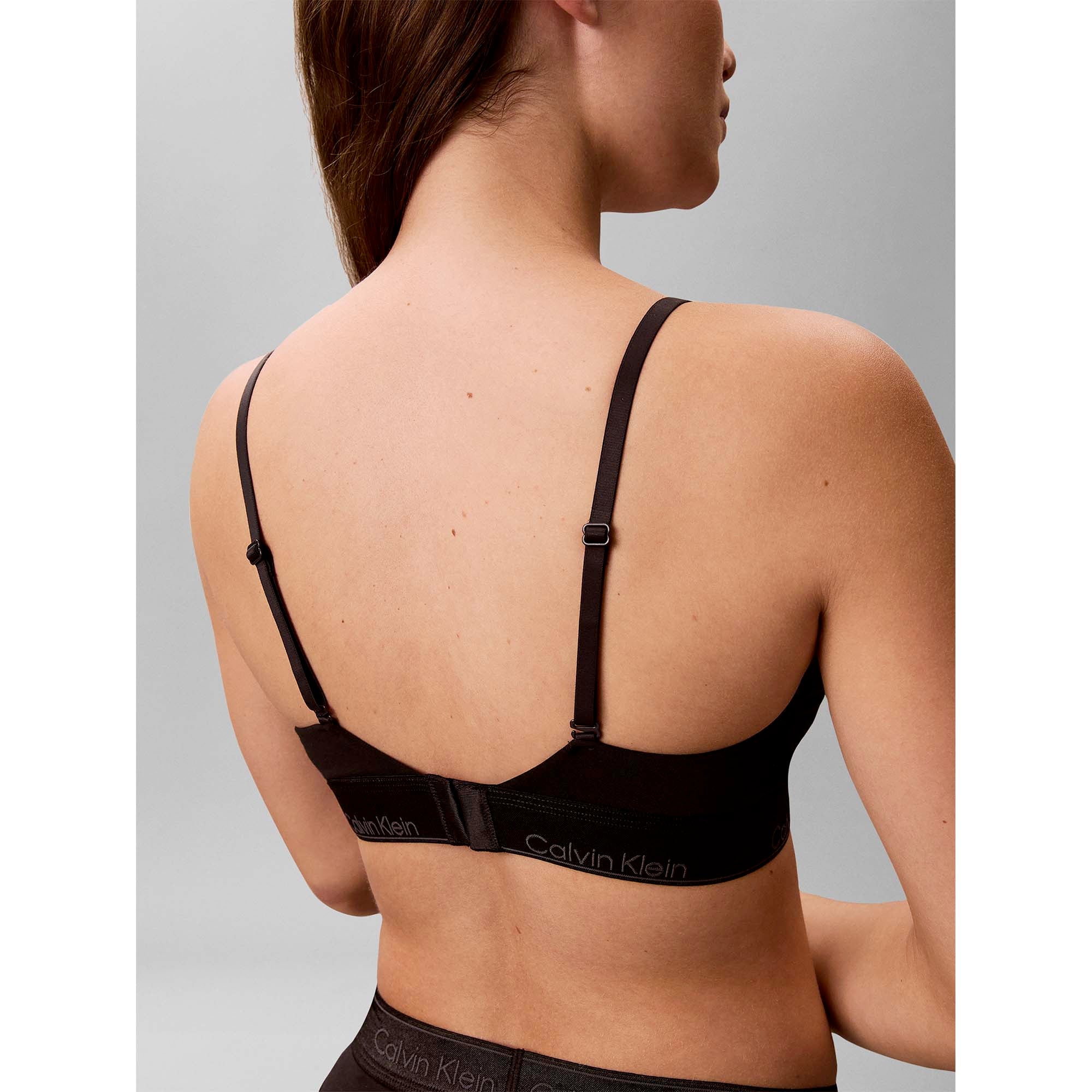 LIGHTLY_LINED_TRIANGLE_LV00QF8825_UB1_Image_4