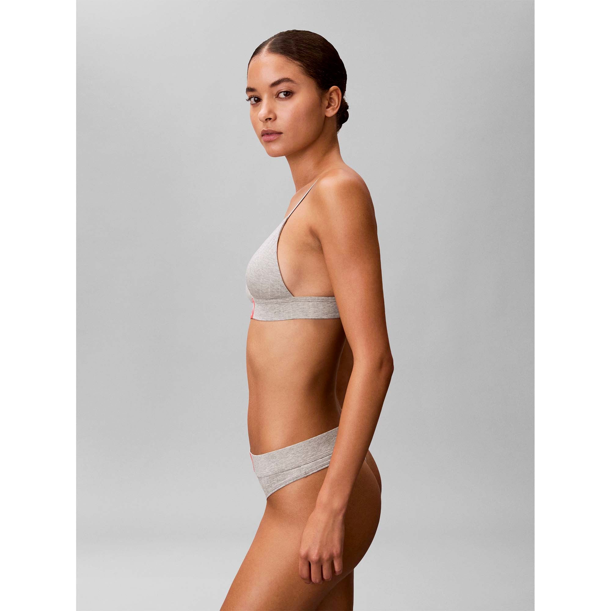 LIGHTLY_LINED_TRIANGLE_LV00QF8886_P7A_Image_3