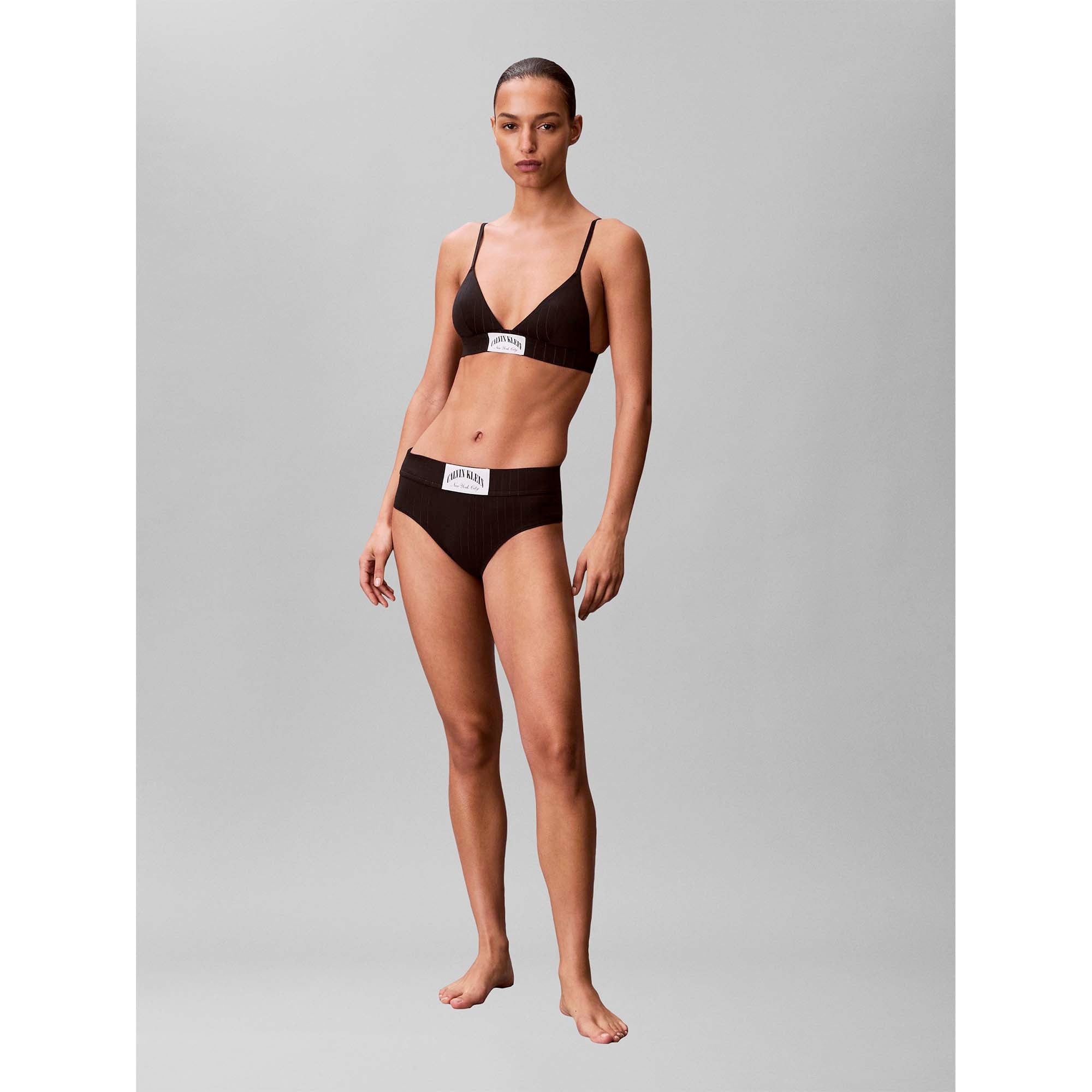 LIGHTLY_LINED_TRIANGLE_LV00QF8886_UB1_Image_6