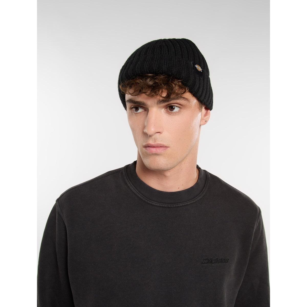 LOCKWOOD_BEANIE_DK0A4Z2O_BLK_Image_2