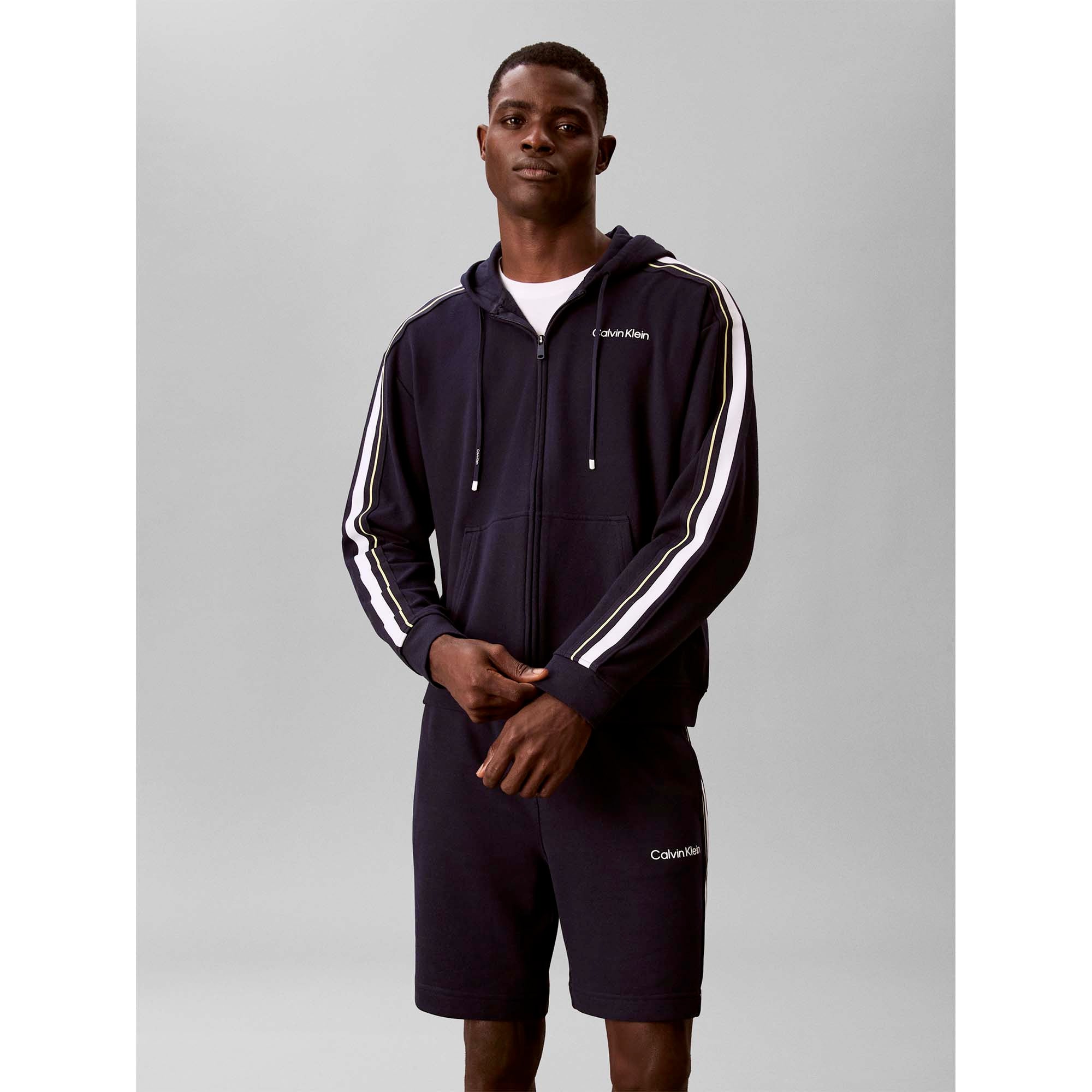 LOGO_TAPE_FZ_HOODIE_LVGMS6W302_0PP_Image_2