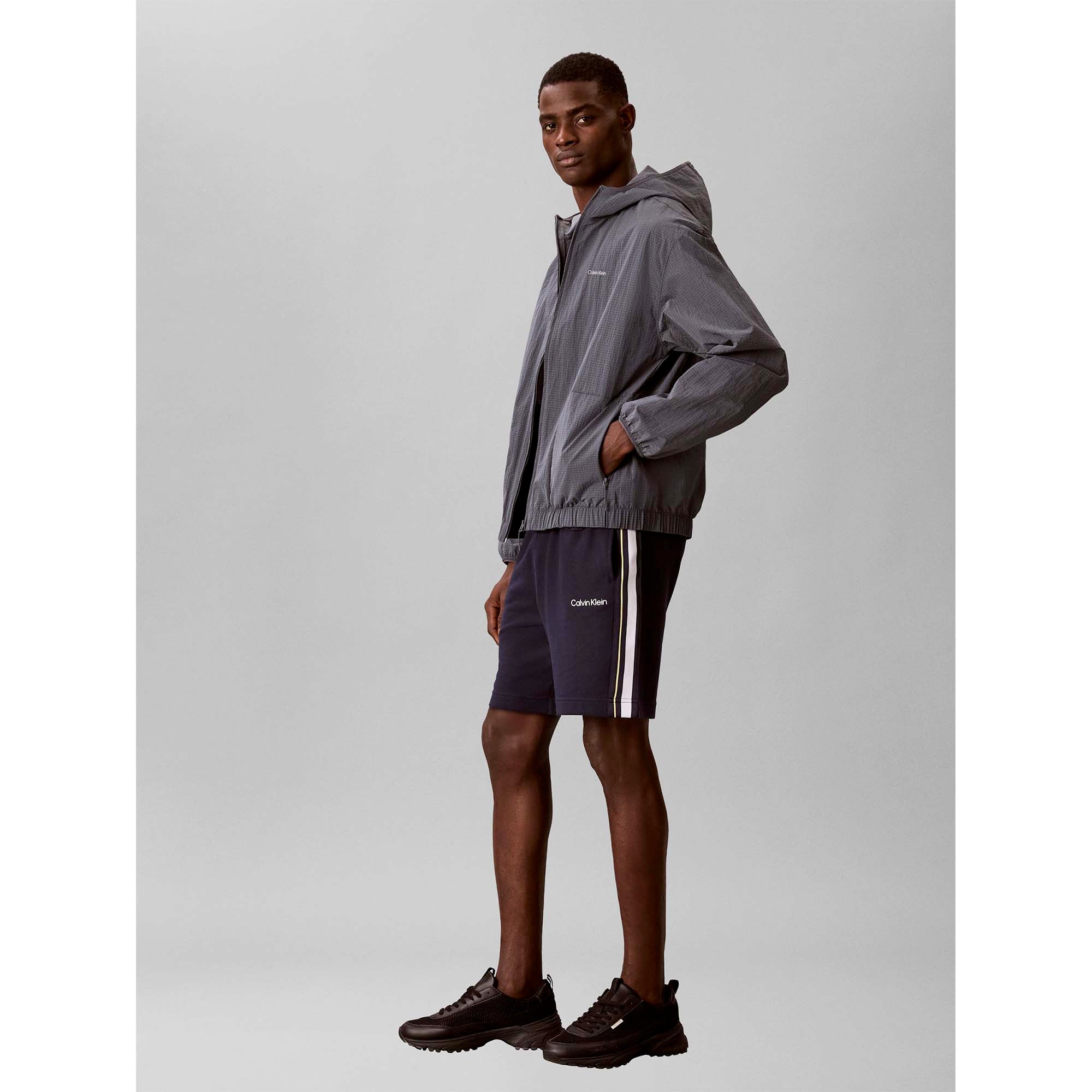 LOGO_TAPE_TERRY_SHOR_LVGMS6S801_0PP_Image_6