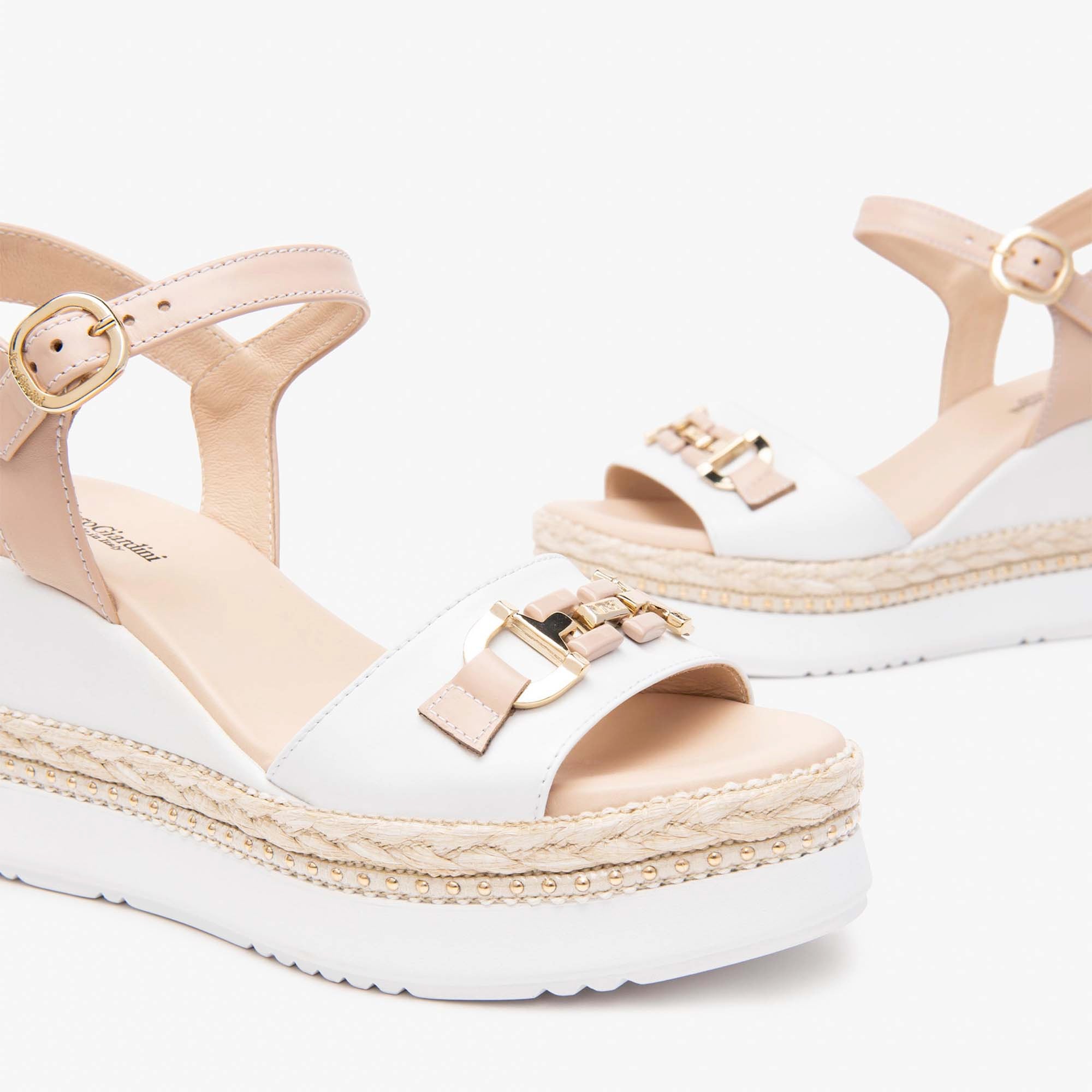 LOIRA_ARMENIA_CIPRIA_PUMONODBAGHERIA_17_E513552D_707_Image_3