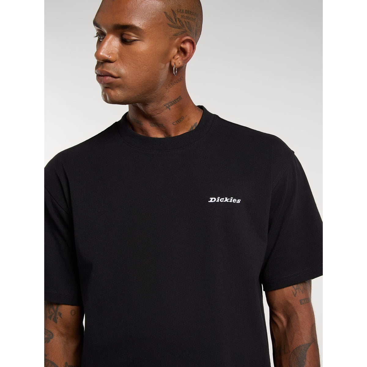LORETTO_SS_TEE_DK0A89EN_BLK_Image_4