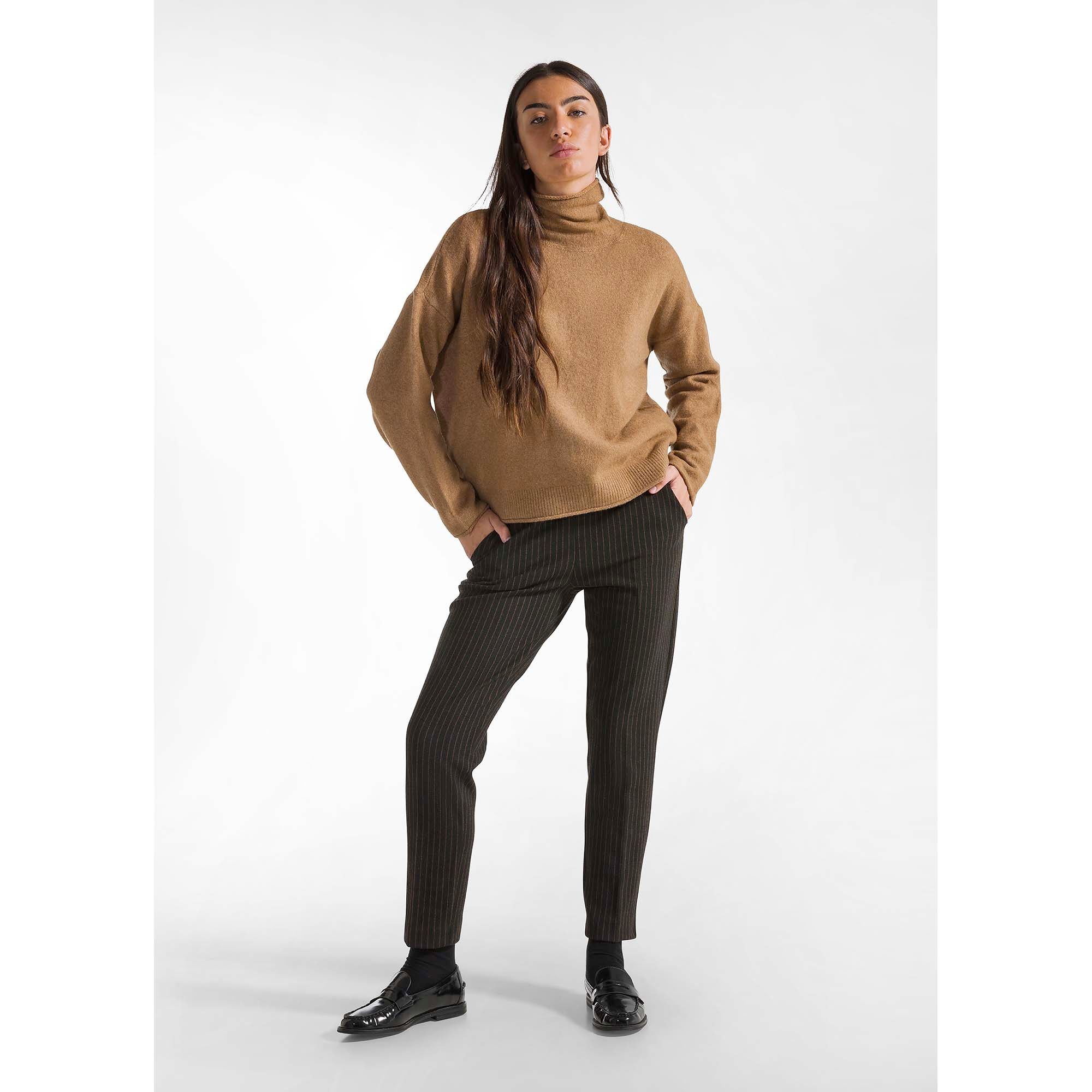 LOUNGE_HIGH_NECK_SWEATER_D12211_26117_Image_5