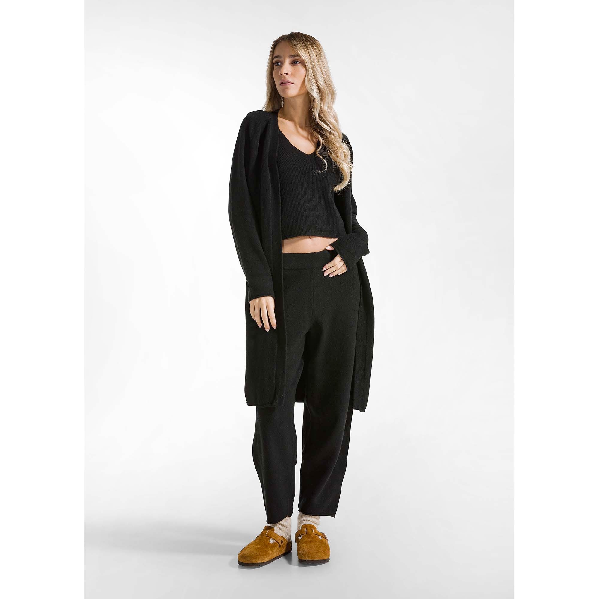 LOUNGE_KNITTED_CARROT-FIT_PANTS_D12205_10009_Image_2