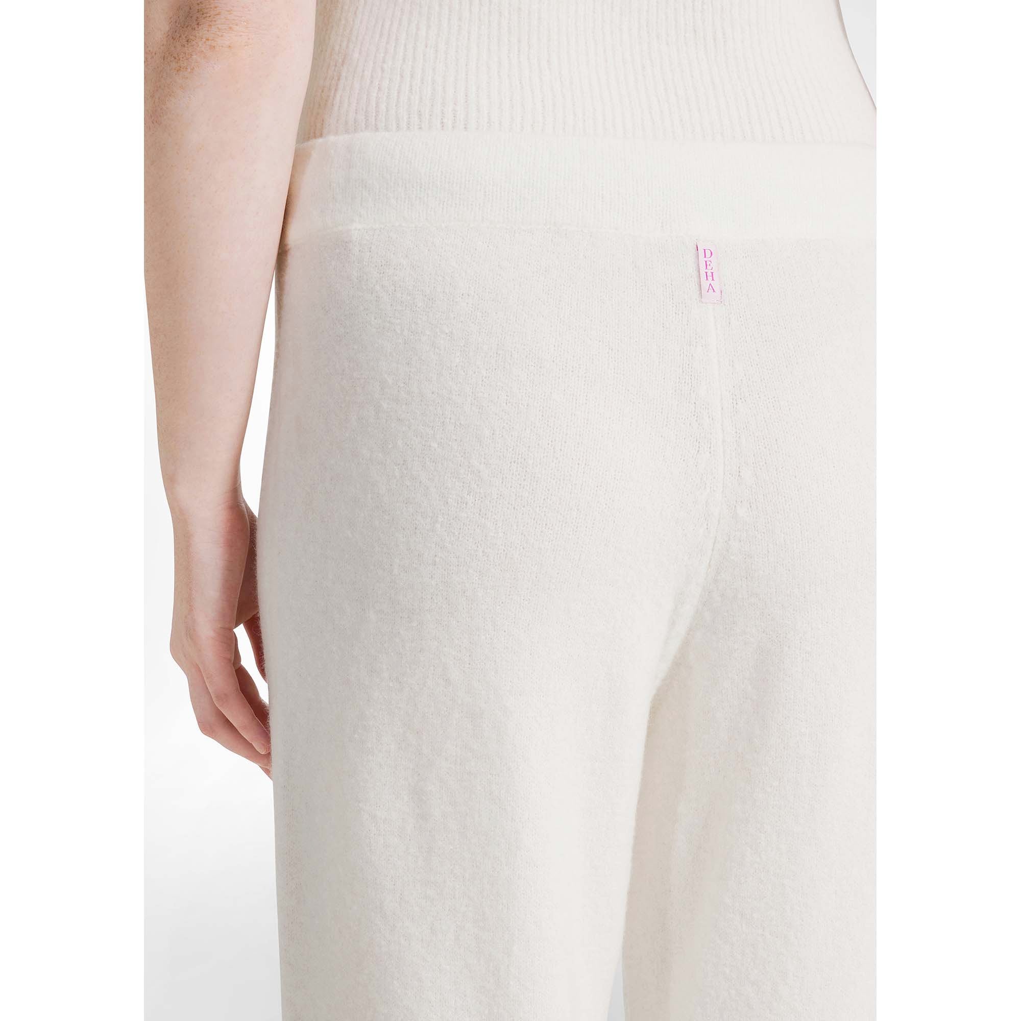 LOUNGE_KNITTED_CARROT-FIT_PANTS_D12205_18001_Image_5