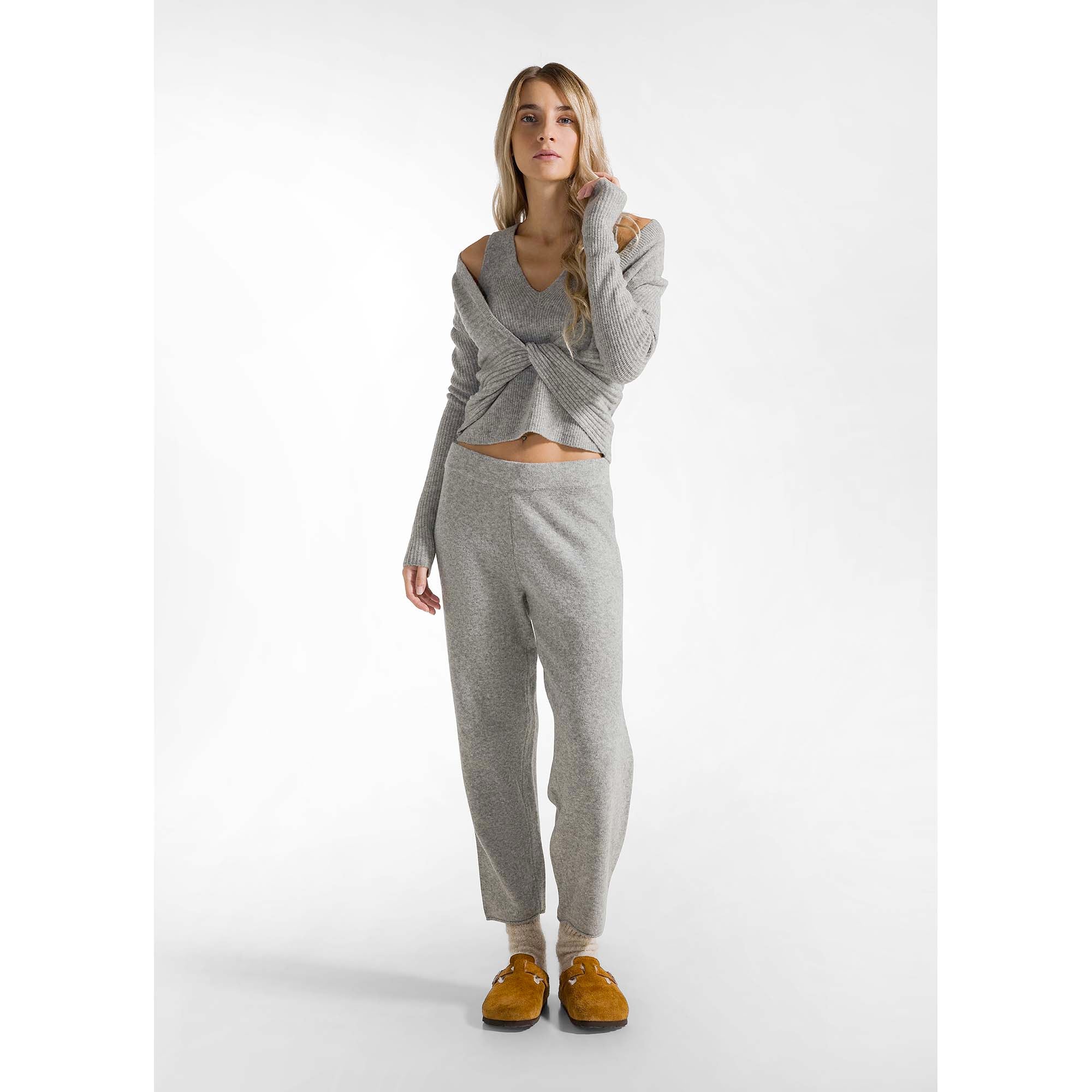 LOUNGE_KNITTED_CARROT-FIT_PANTS_D12205_43800_Image_2