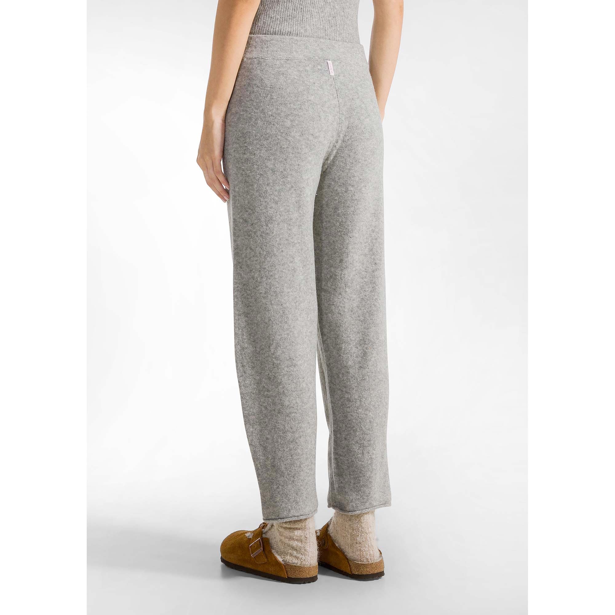 LOUNGE_KNITTED_CARROT-FIT_PANTS_D12205_43800_Image_4