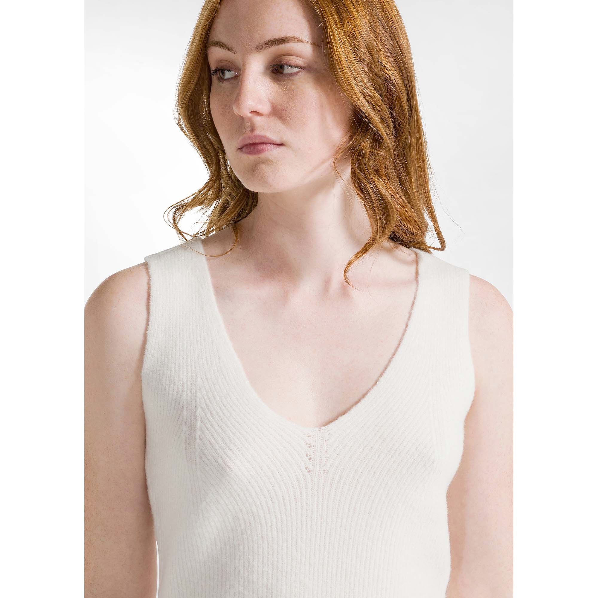 LOUNGE_KNITTED_TOP_D12202_18001_Image_4