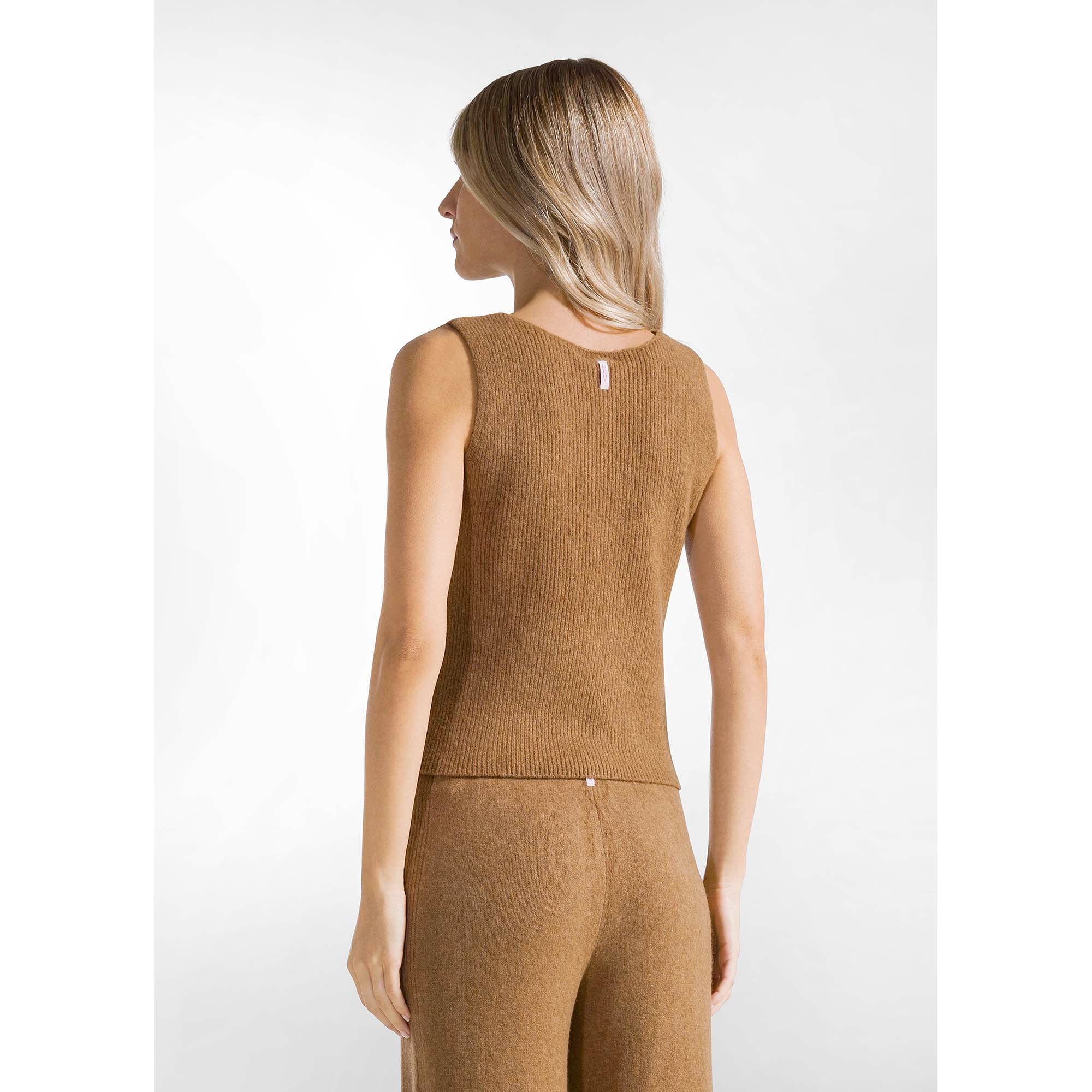LOUNGE_KNITTED_TOP_D12202_26117_Image_3