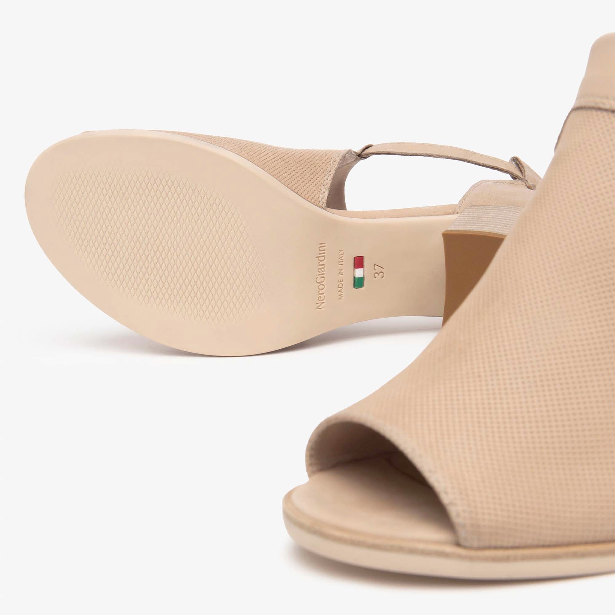 LUCKY_LUCKY_TR_GROTTE_NATURALE_9_E512690D_439_Image_5