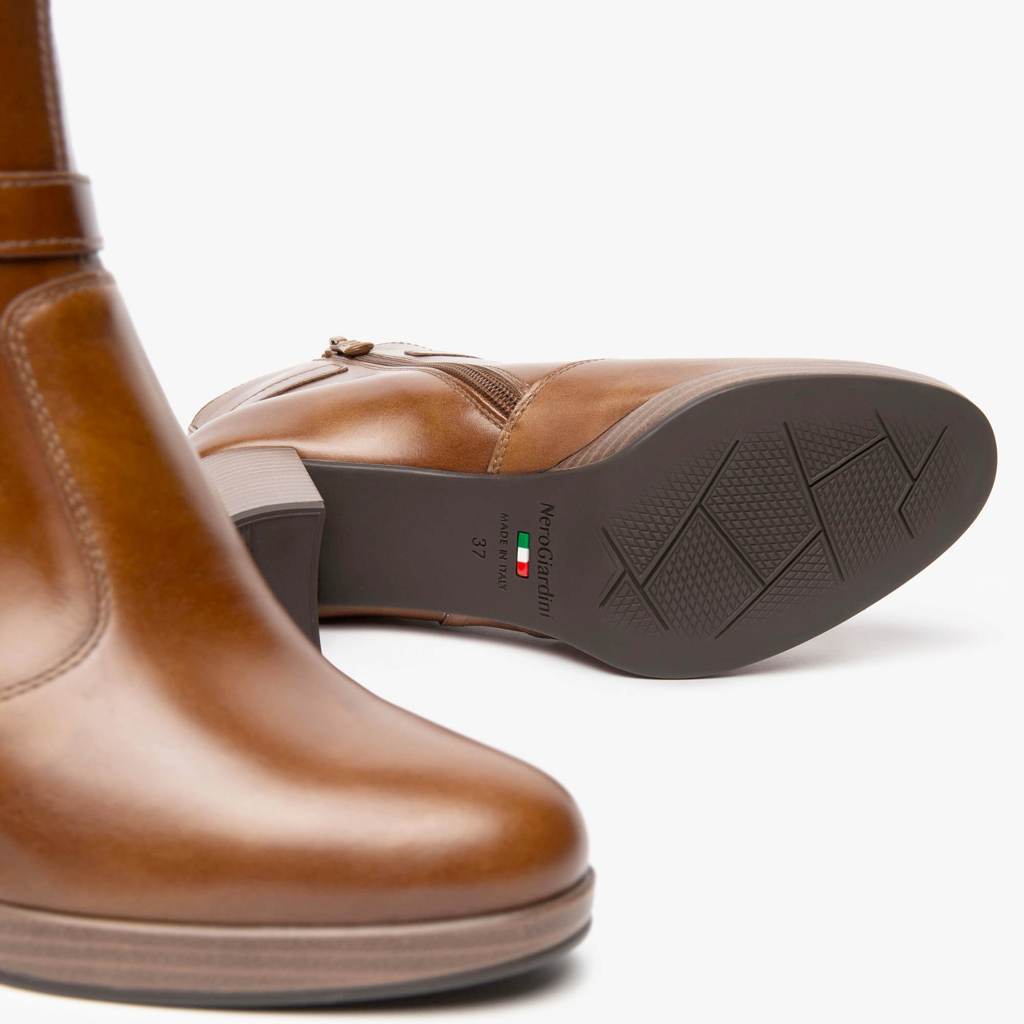 MANOLETE_TPU_ASOLA_T_I513821D_400_Image_4