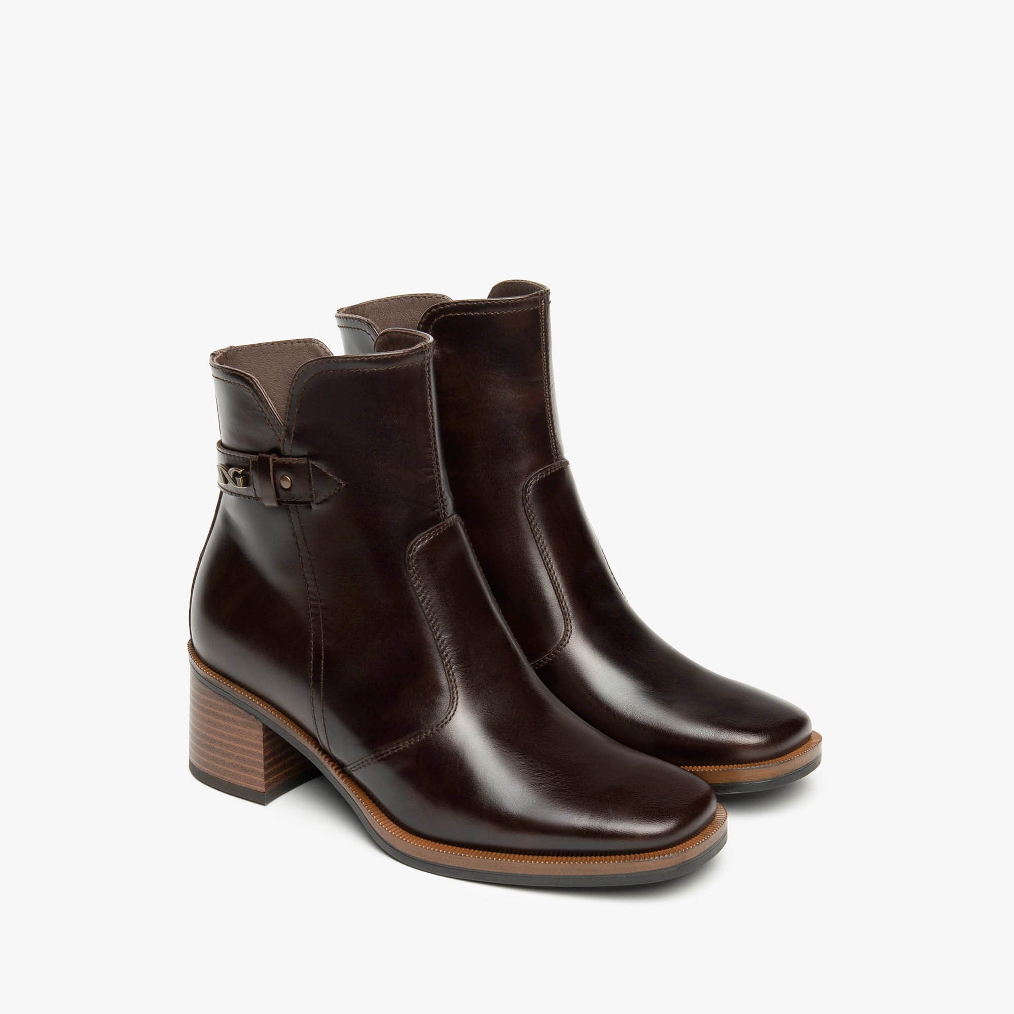 MANOLETE_TR_CANBERRA_8216_TM_I513831D_300_Image_2