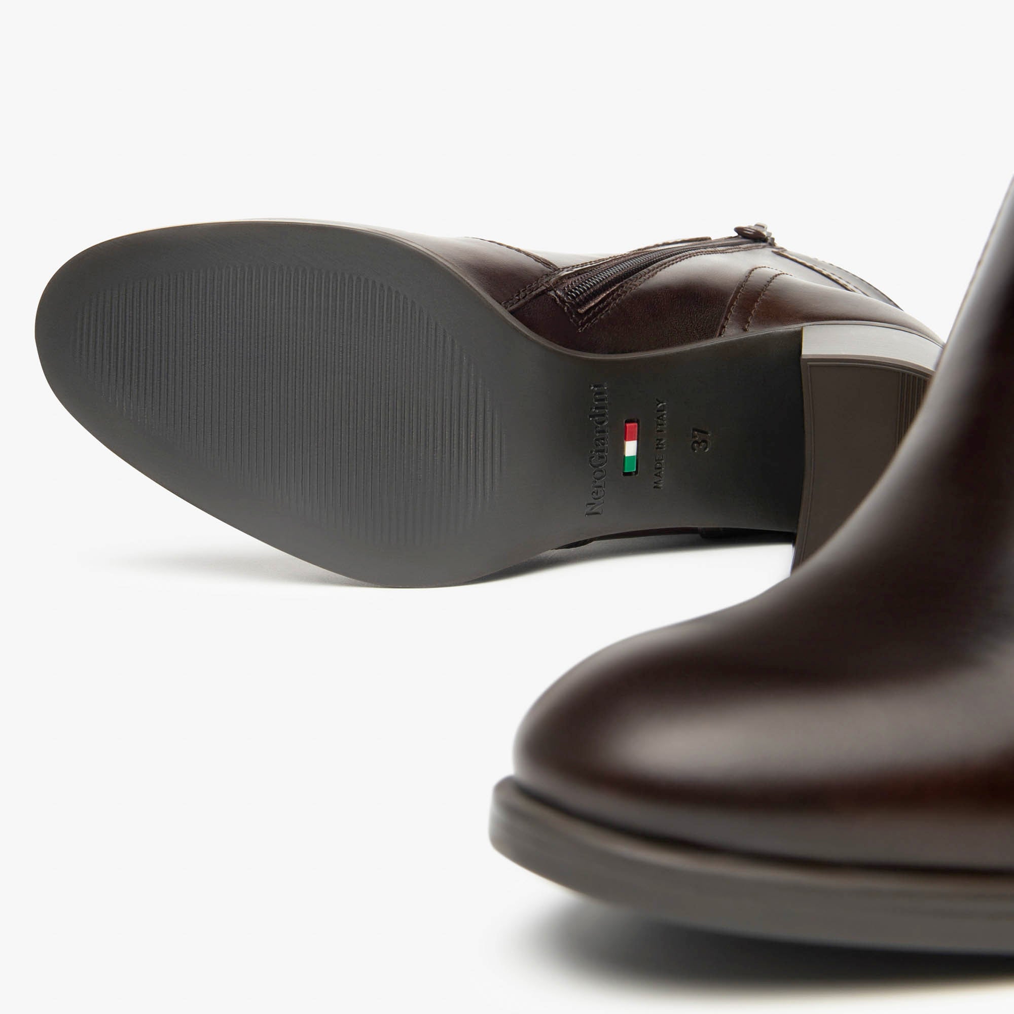 MANOLETE_TR_CAPUAGLO_I513851D_300_Image_4