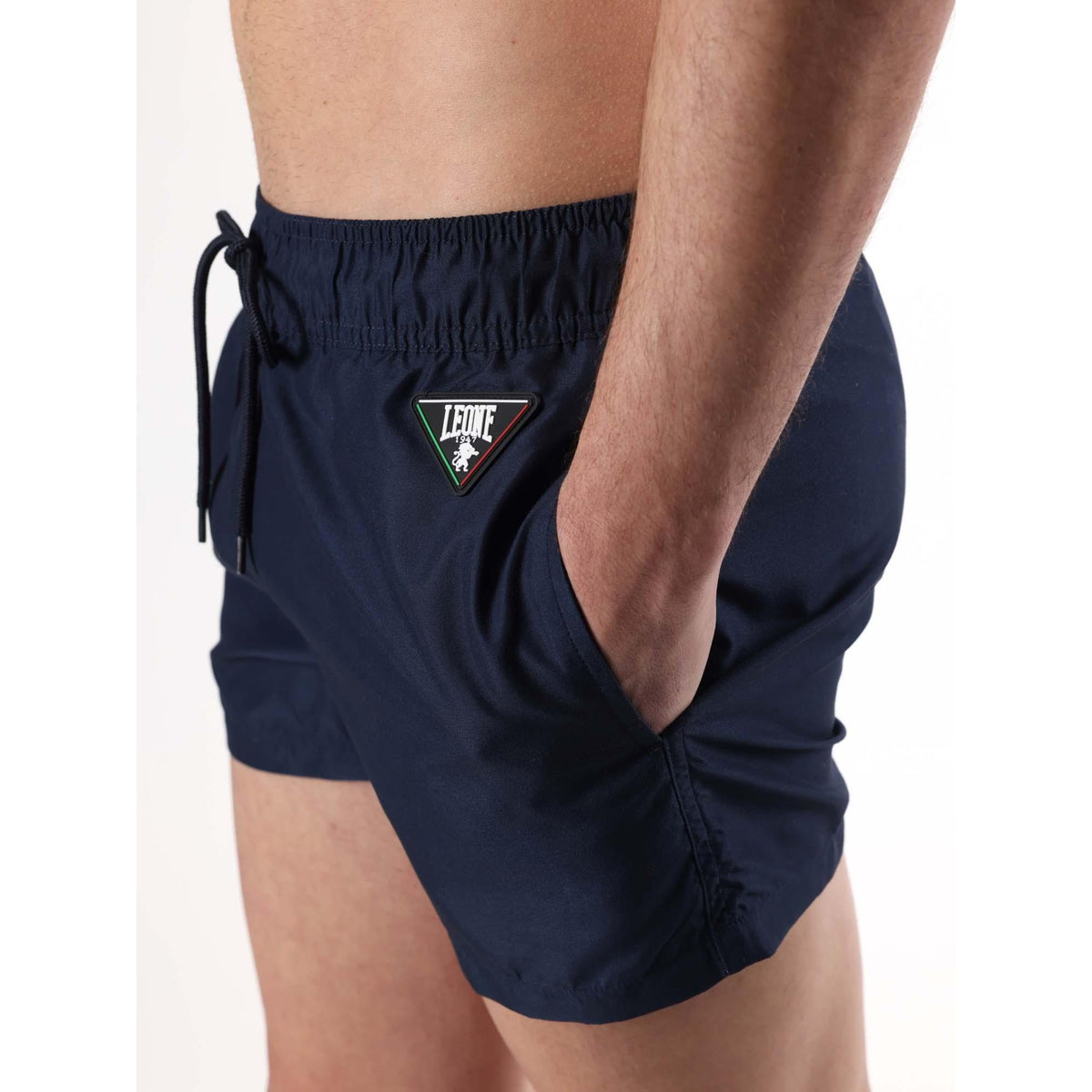 MAN_BEACH_SHORT_M5780B10N01_10_Image_4
